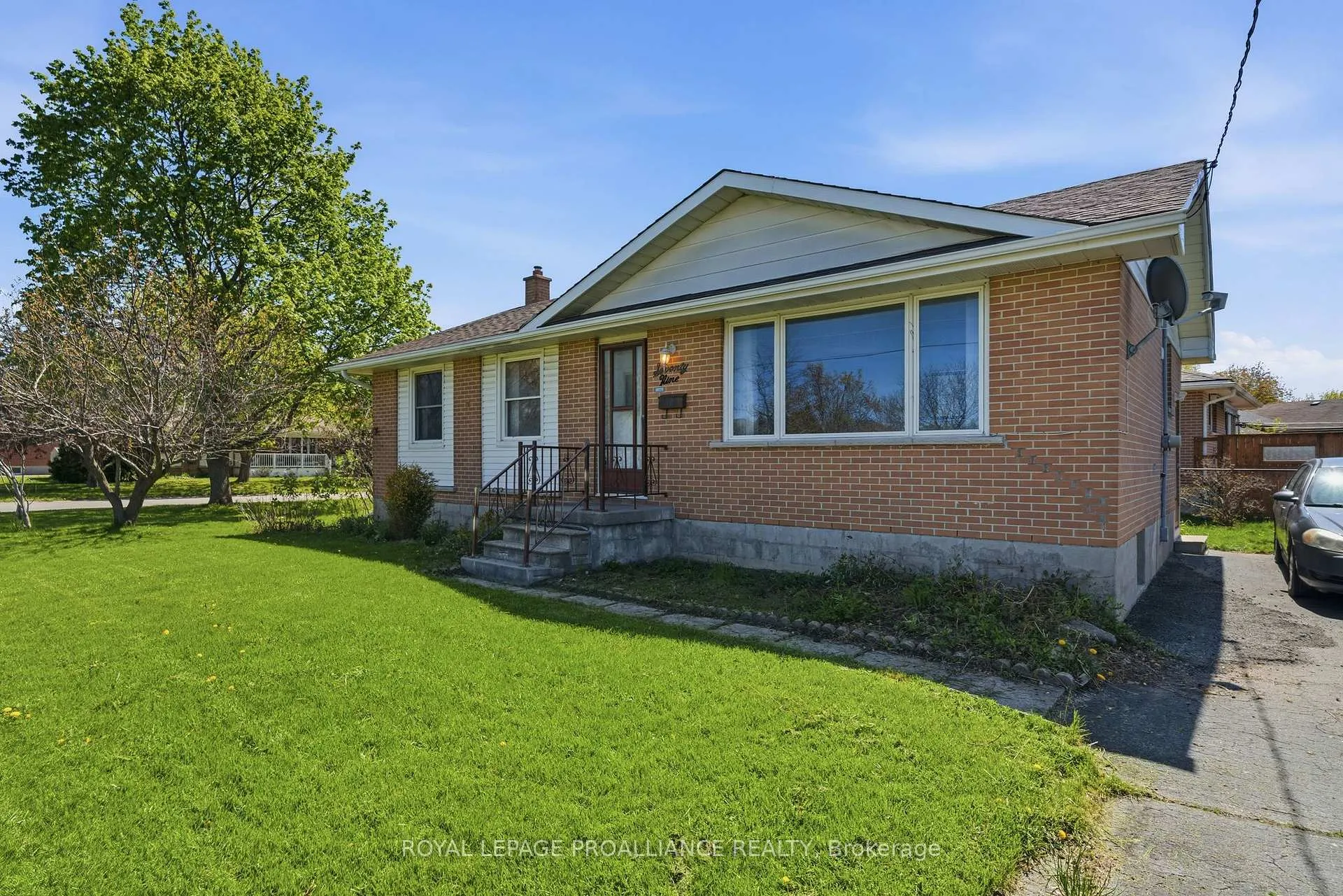 Photo 4 of 79 Cascade Boulevard, Belleville, Belleville Ward — HOMEH
