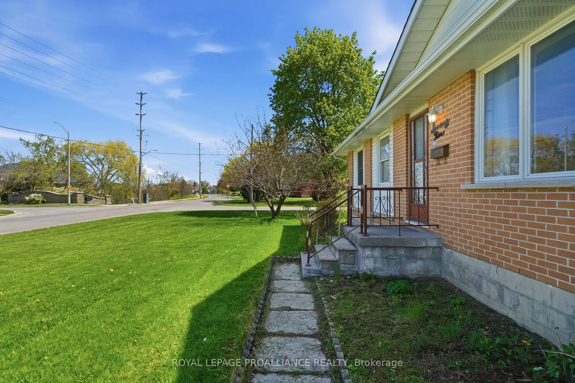 Photo 5 of 79 Cascade Boulevard, Belleville, Belleville Ward — HOMEH