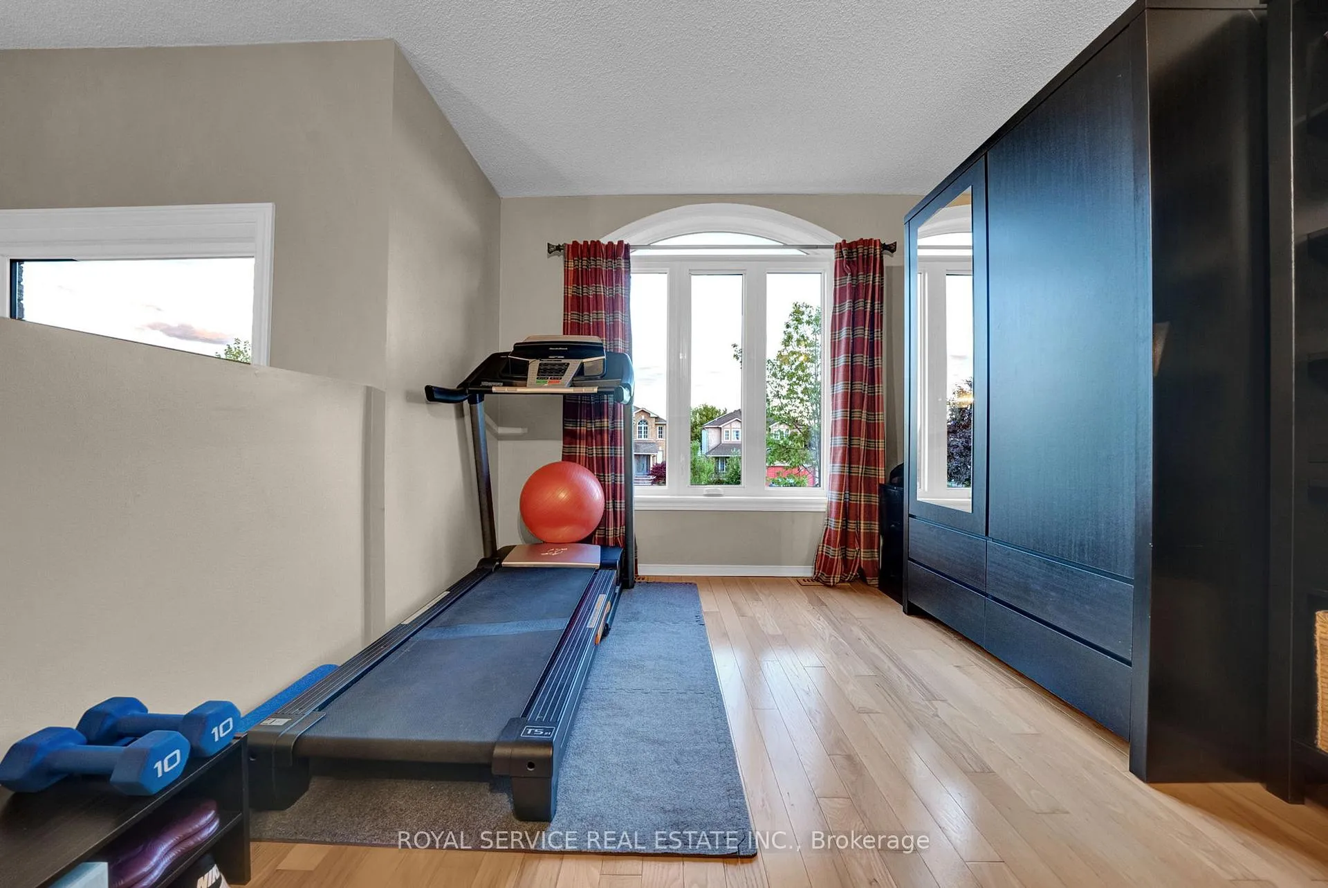 Photo 23 of 6 Goodwin Avenue, Clarington, Bowmanville — HOMEH