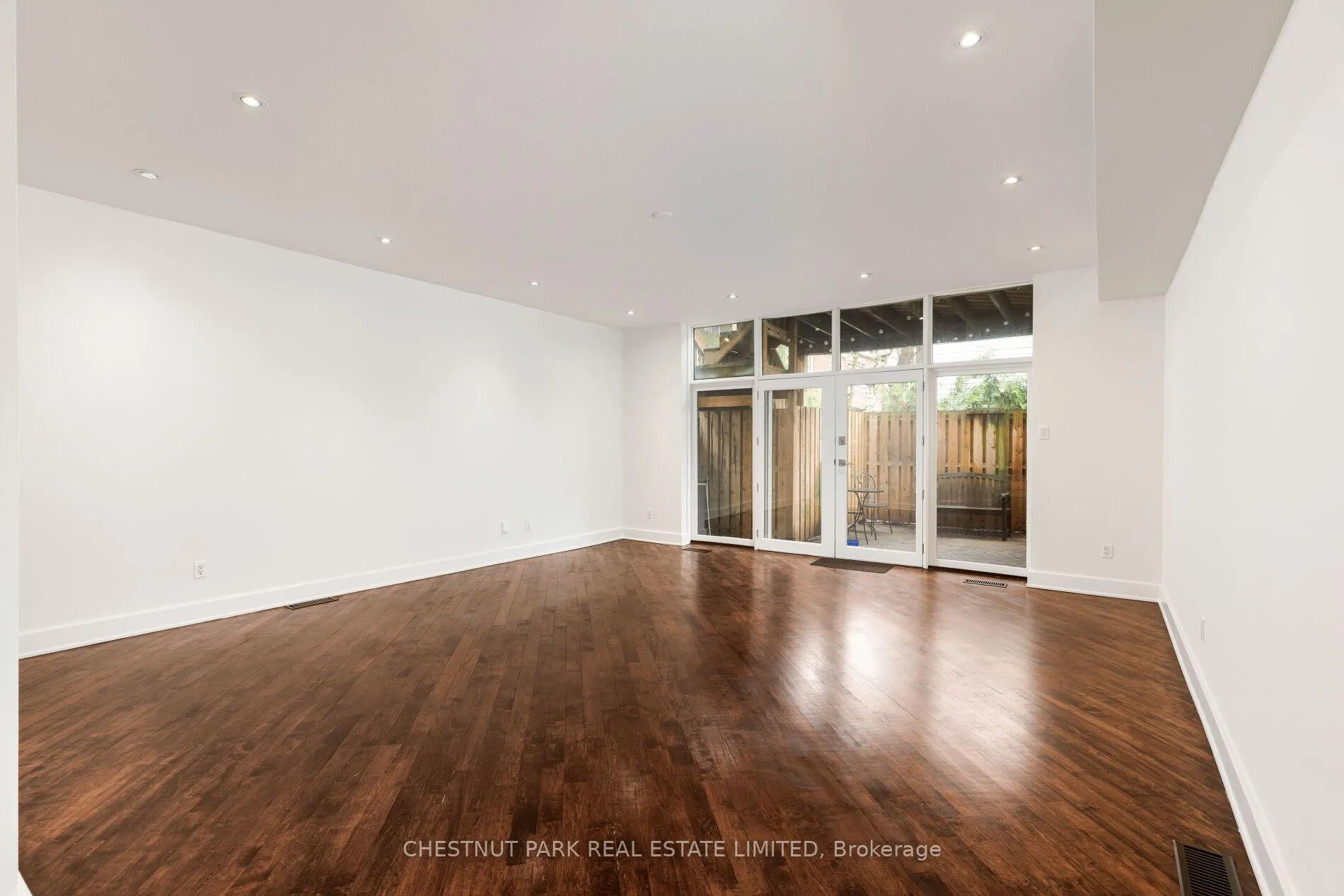 Photo 2 of Unit Main Fl, 734 Huron Street, Toronto, Casa Loma — HOMEH