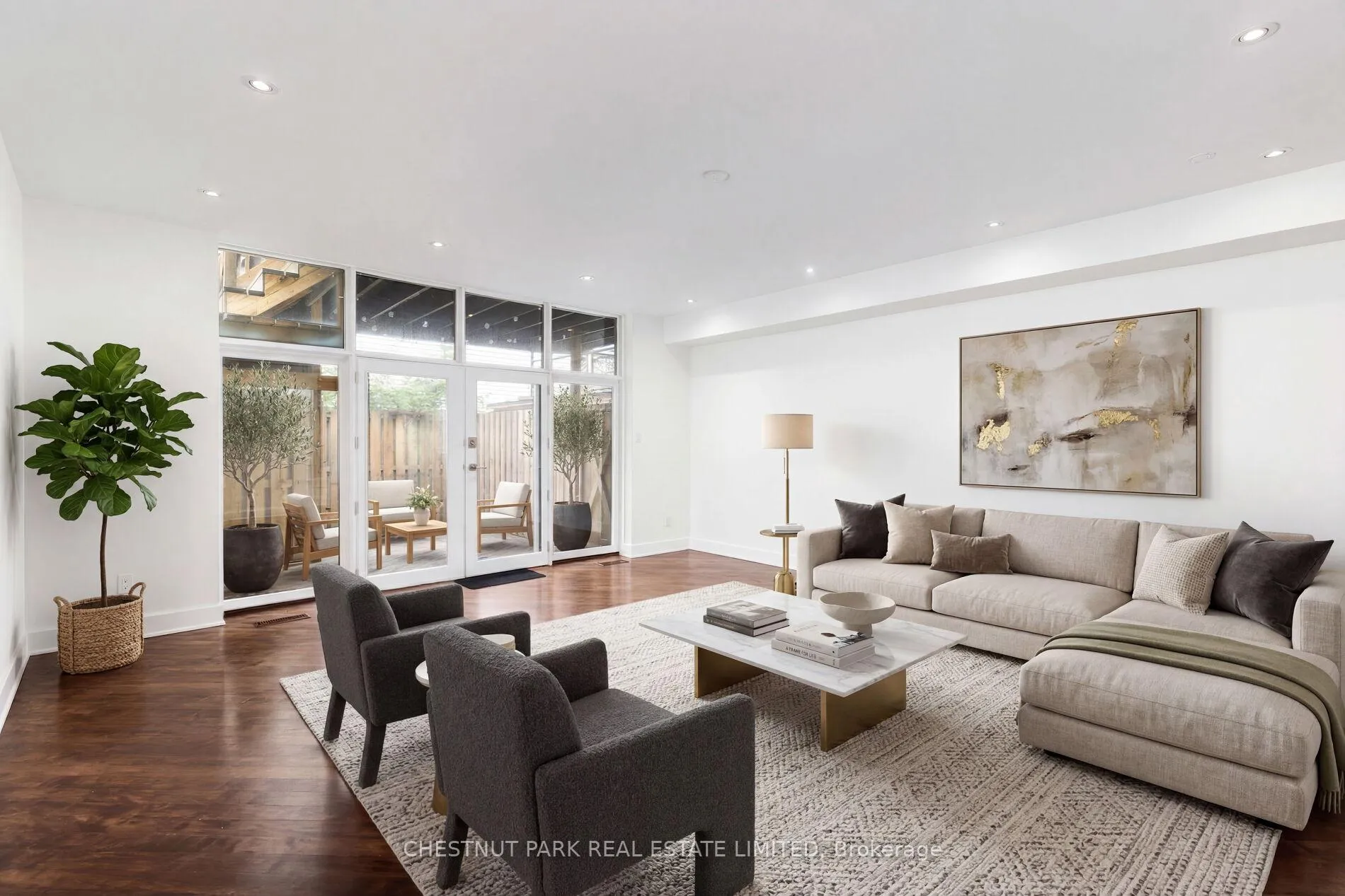 Photo 3 of Unit Main Fl, 734 Huron Street, Toronto, Casa Loma — HOMEH