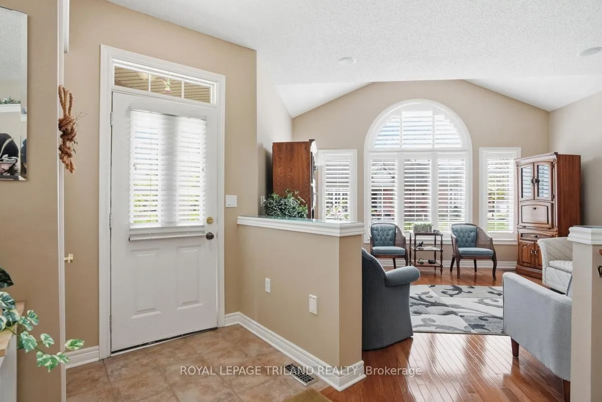 Photo 4 of Unit 142, 2025 Meadowgate Boulevard, London, South U — HOMEH