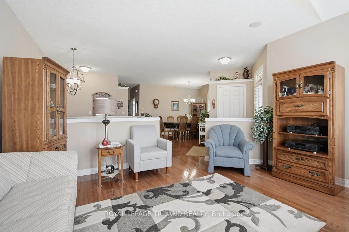 Photo 8 of Unit 142, 2025 Meadowgate Boulevard, London, South U — HOMEH