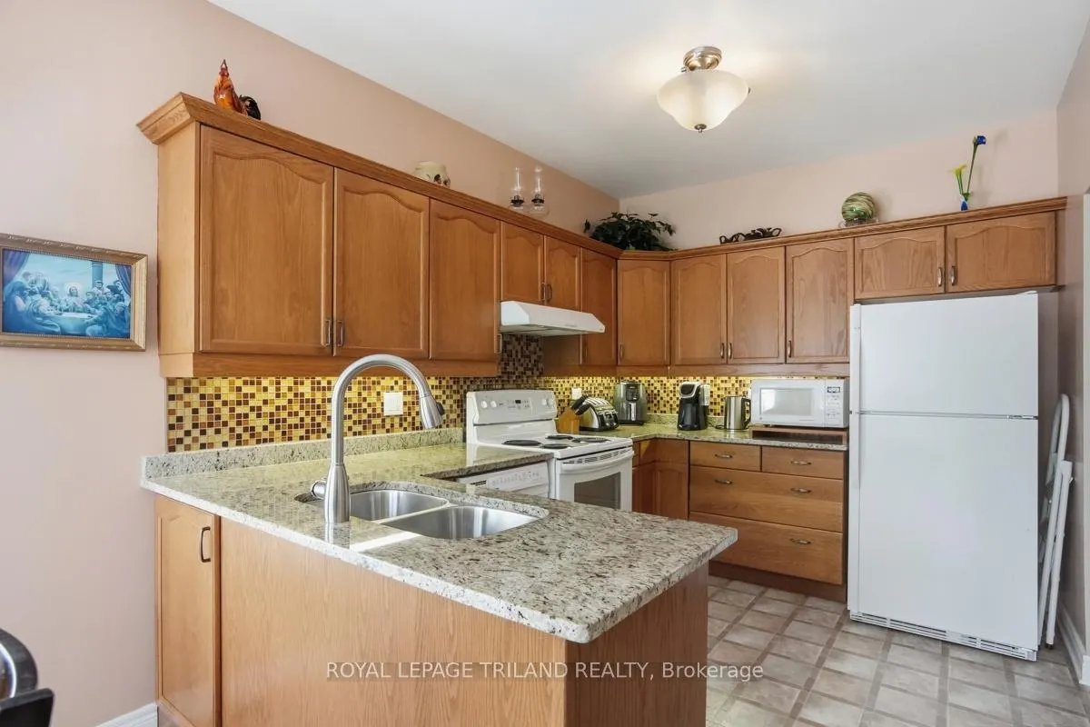 Photo 13 of Unit 142, 2025 Meadowgate Boulevard, London, South U — HOMEH