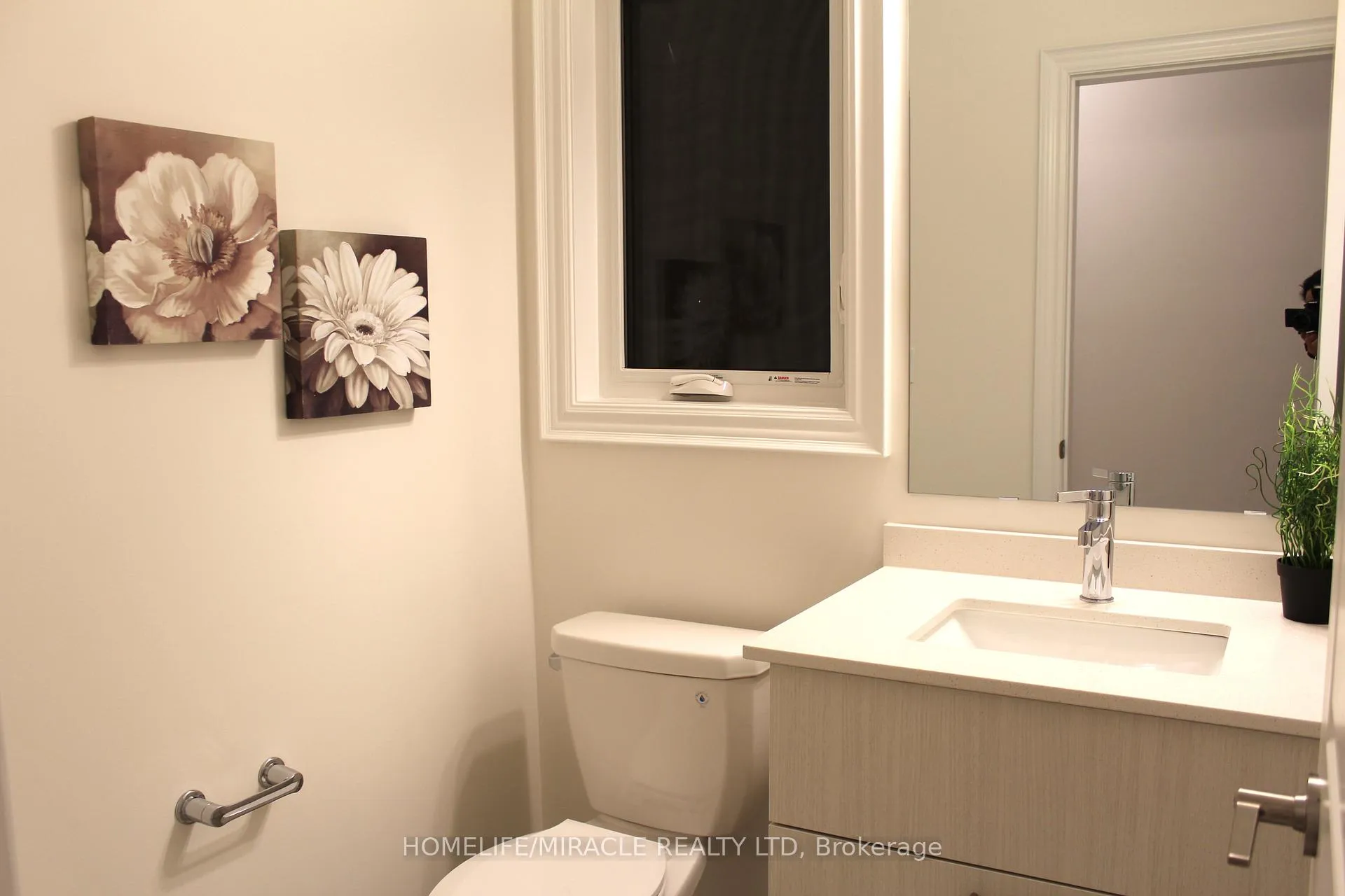 Photo 8 of 94 Bermondsey Way, Brampton, Bram West — HOMEH