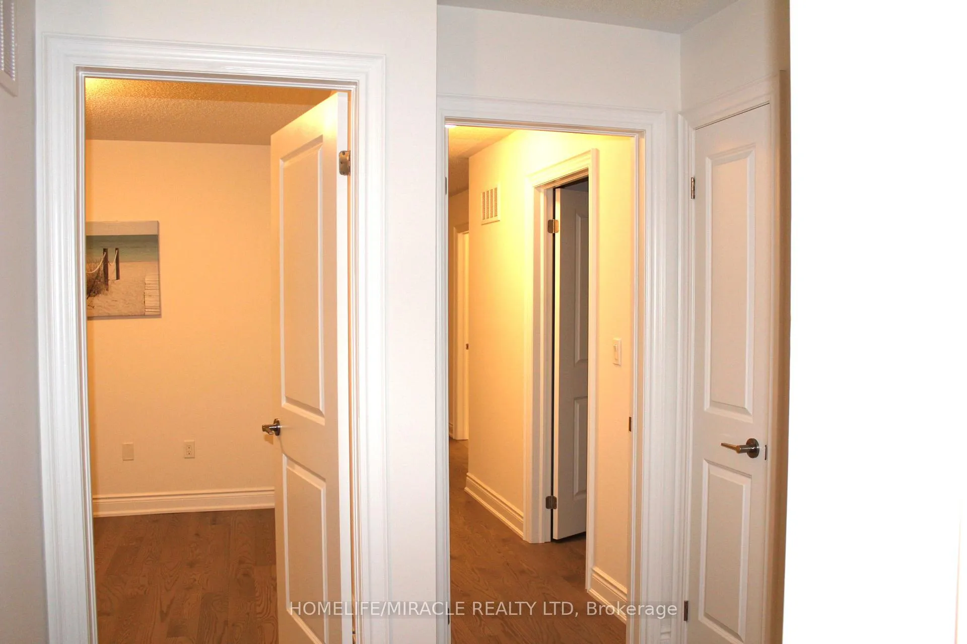 Photo 14 of 94 Bermondsey Way, Brampton, Bram West — HOMEH