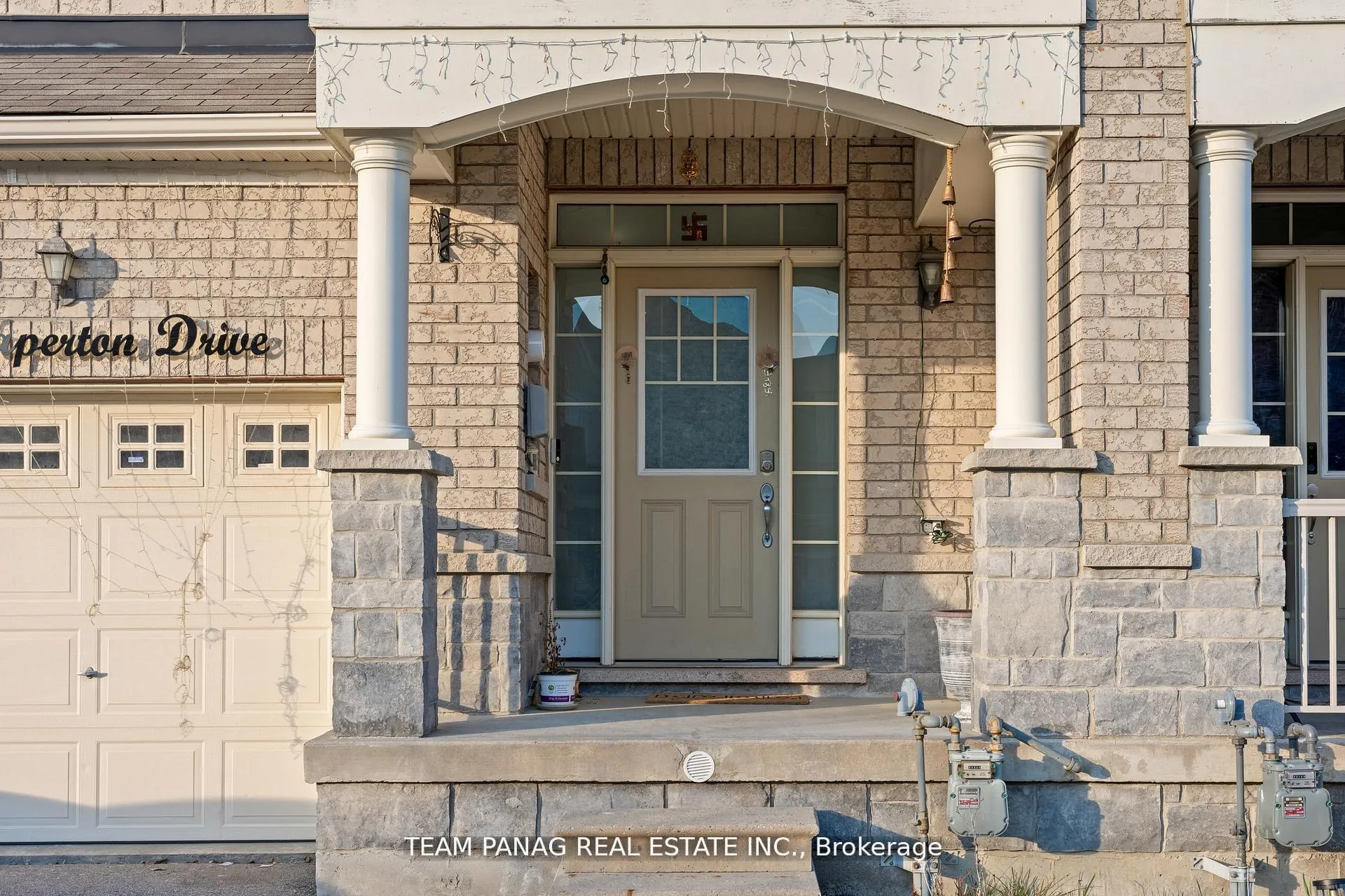 Photo 4 of 99 Naperton Drive, Brampton, Sandringham-Wellington — HOMEH