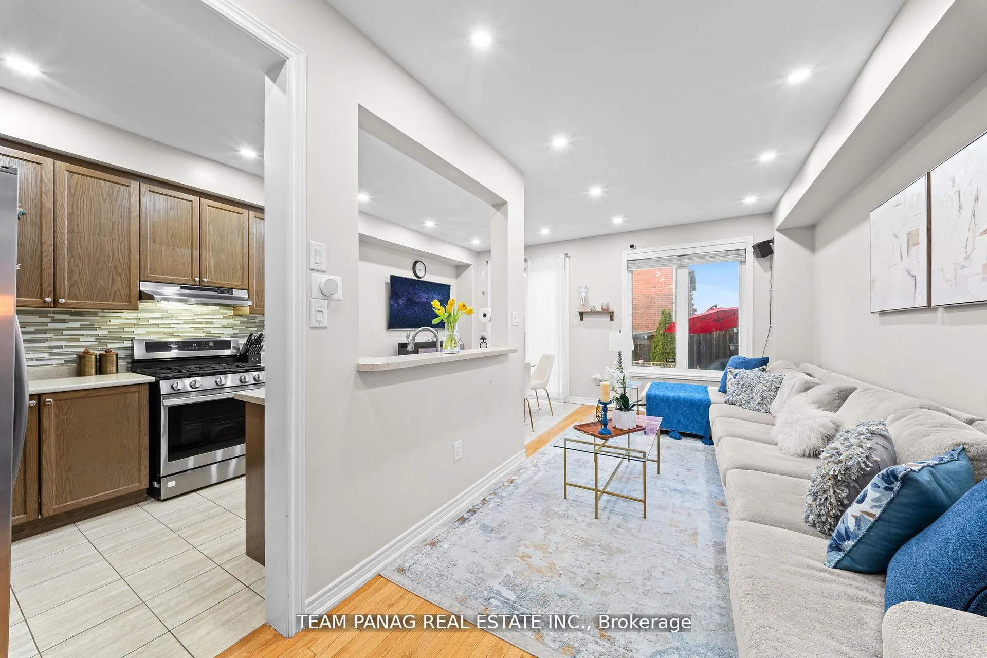 Photo 10 of 99 Naperton Drive, Brampton, Sandringham-Wellington — HOMEH