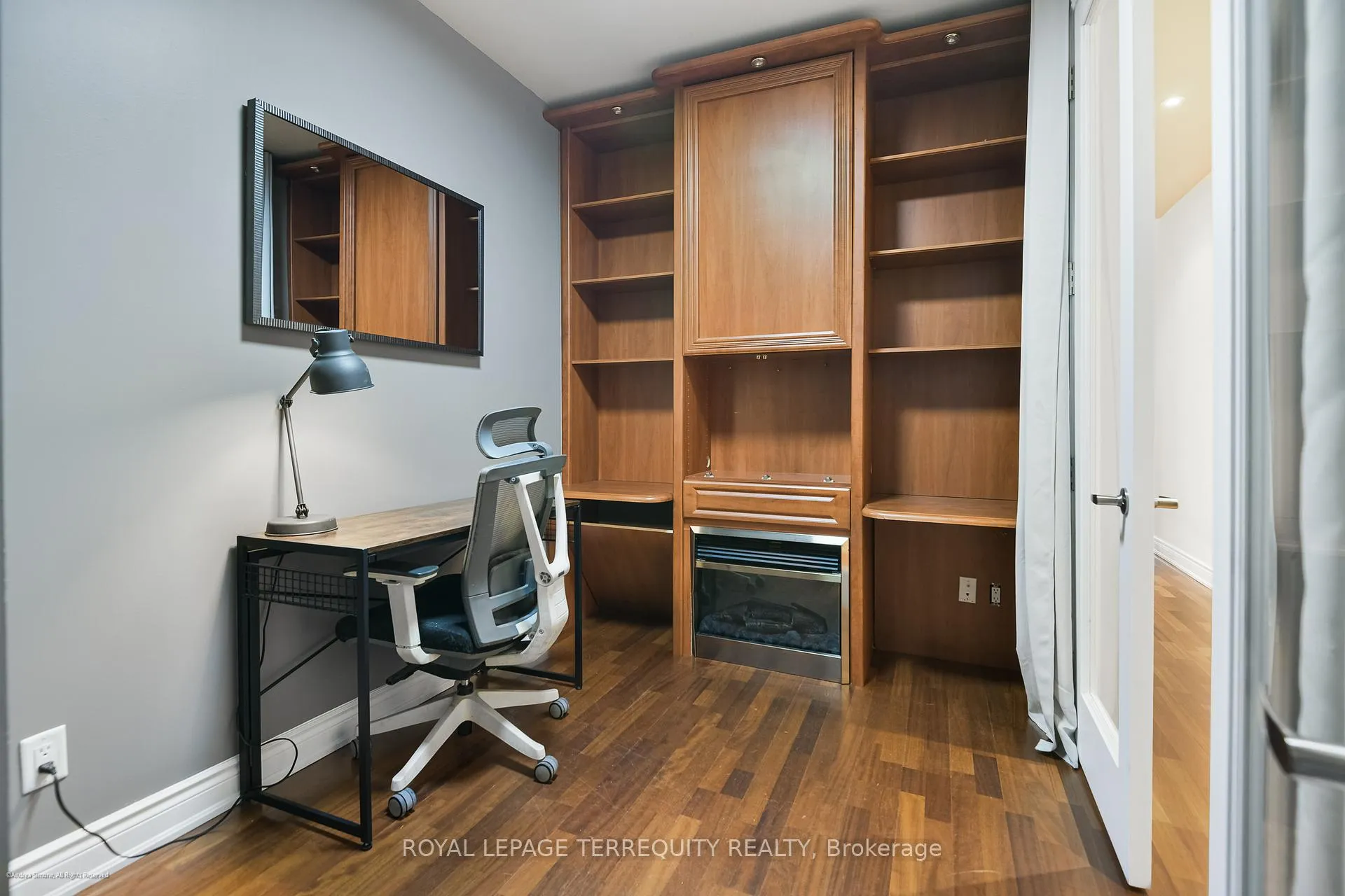 Photo 6 of Unit 406, 48 St Clair Avenue W, Toronto, Yonge-St. Clair — HOMEH