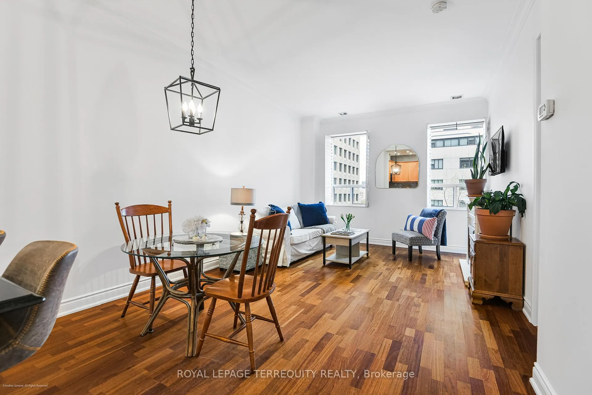 Photo 11 of Unit 406, 48 St Clair Avenue W, Toronto, Yonge-St. Clair — HOMEH