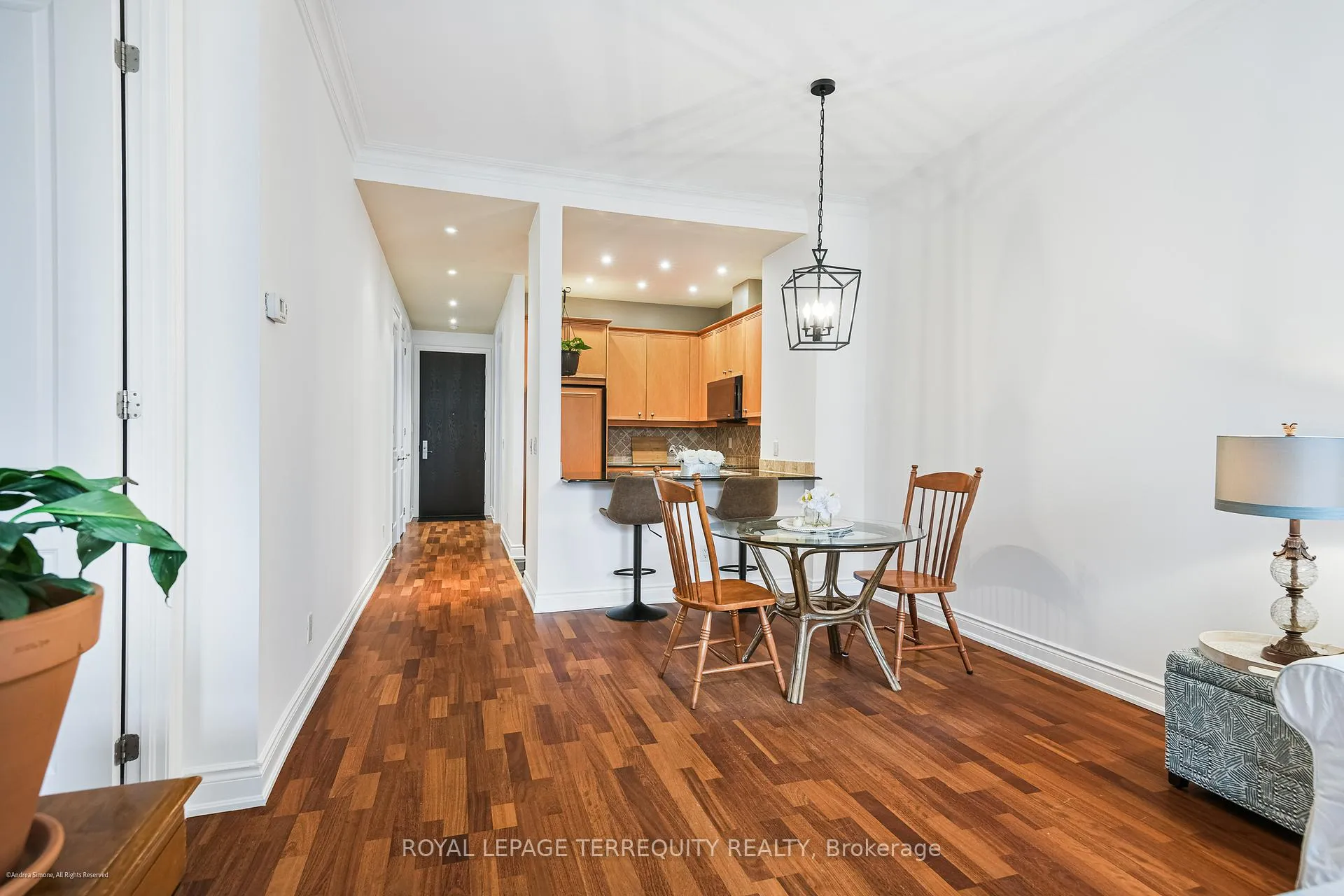 Photo 12 of Unit 406, 48 St Clair Avenue W, Toronto, Yonge-St. Clair — HOMEH