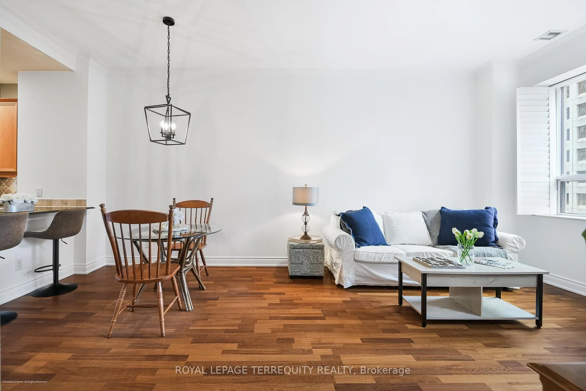 Photo 13 of Unit 406, 48 St Clair Avenue W, Toronto, Yonge-St. Clair — HOMEH