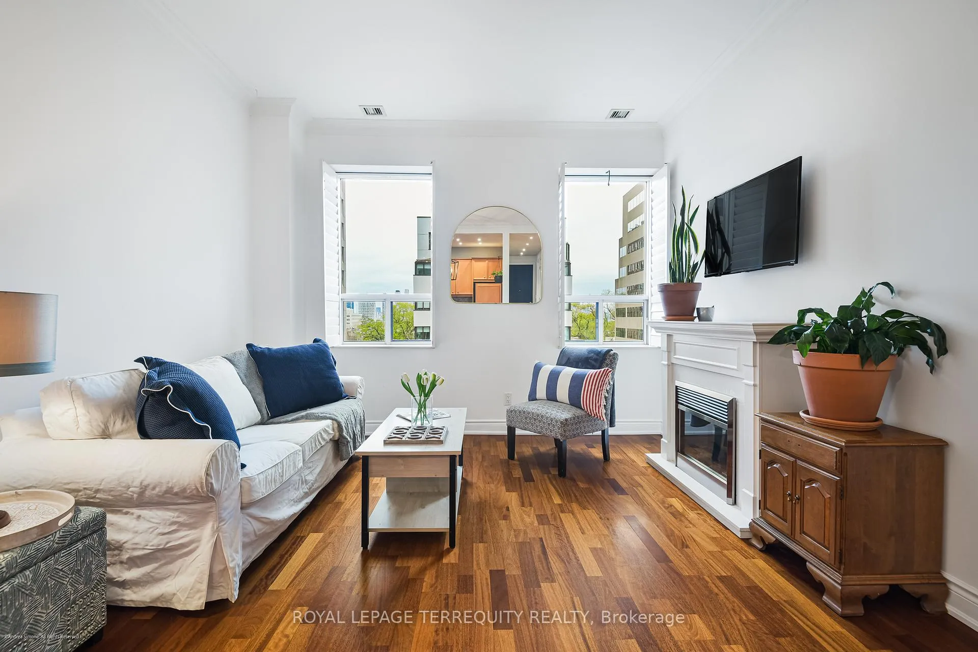 Photo 14 of Unit 406, 48 St Clair Avenue W, Toronto, Yonge-St. Clair — HOMEH