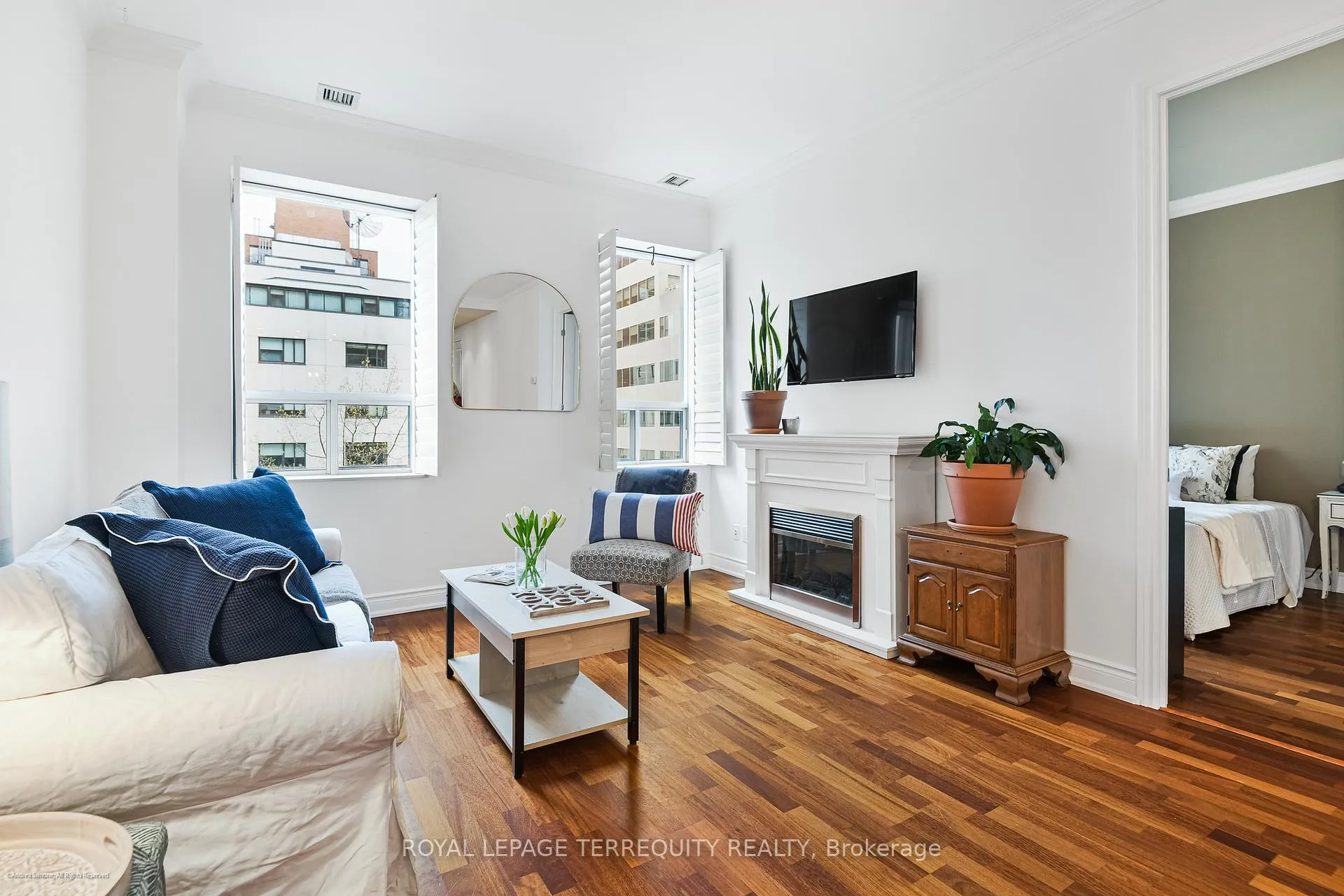 Photo 15 of Unit 406, 48 St Clair Avenue W, Toronto, Yonge-St. Clair — HOMEH