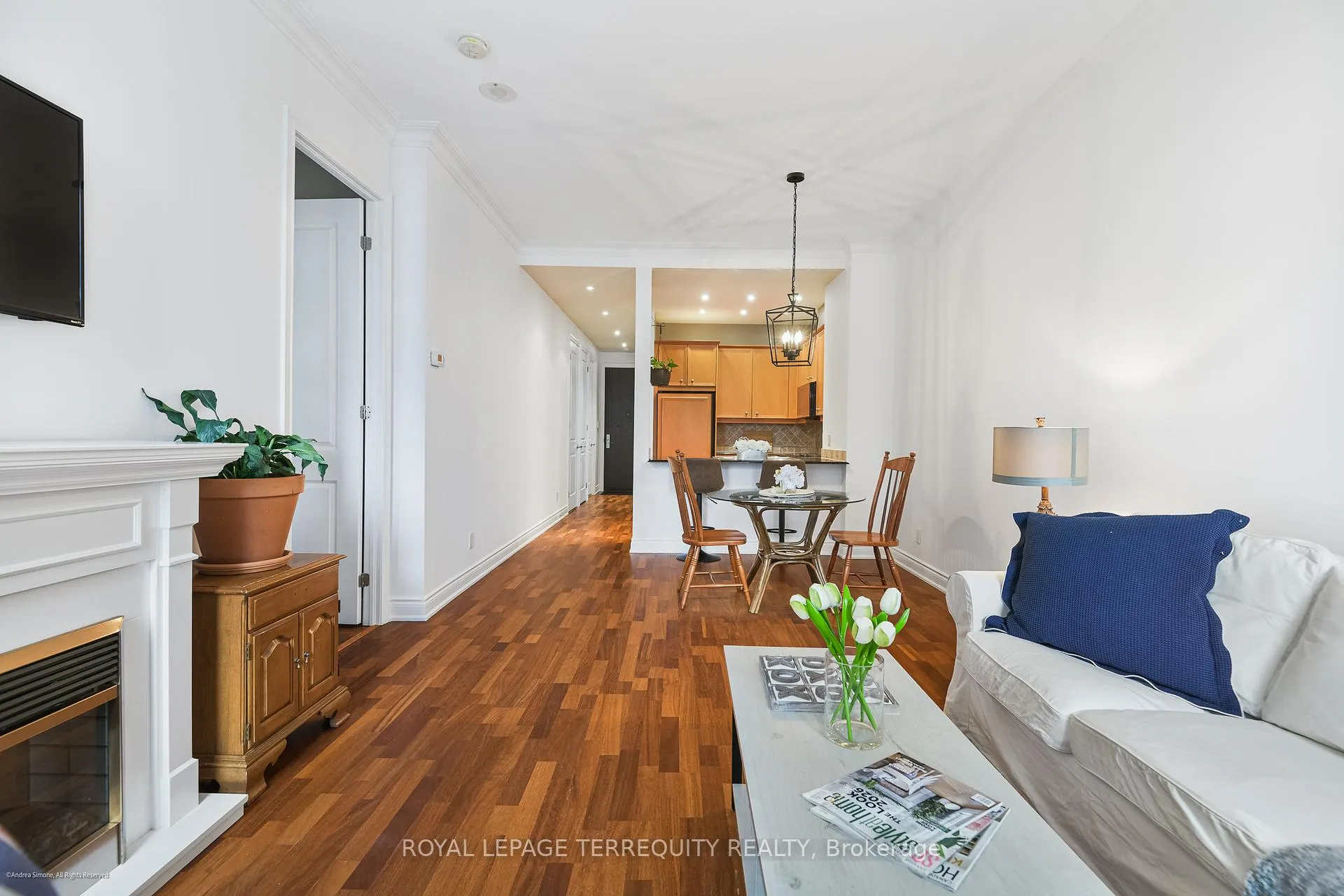 Photo 16 of Unit 406, 48 St Clair Avenue W, Toronto, Yonge-St. Clair — HOMEH