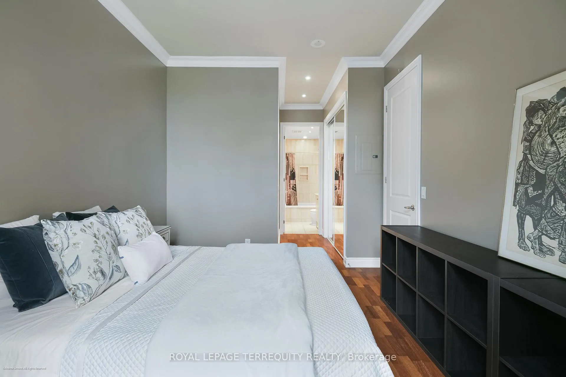 Photo 18 of Unit 406, 48 St Clair Avenue W, Toronto, Yonge-St. Clair — HOMEH