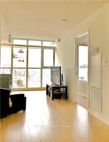 Photo 4 of Unit 1101, 15 Iceboat Terrace, Toronto, Waterfront Communities — HOMEH