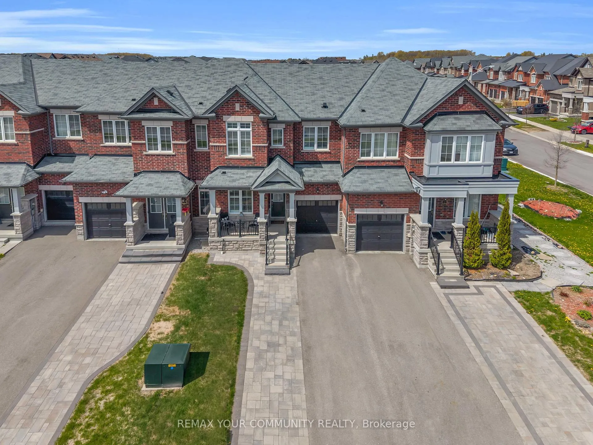 Photo 4 of 1487 McRoberts Crescent, Innisfil, Rural Innisfil — HOMEH