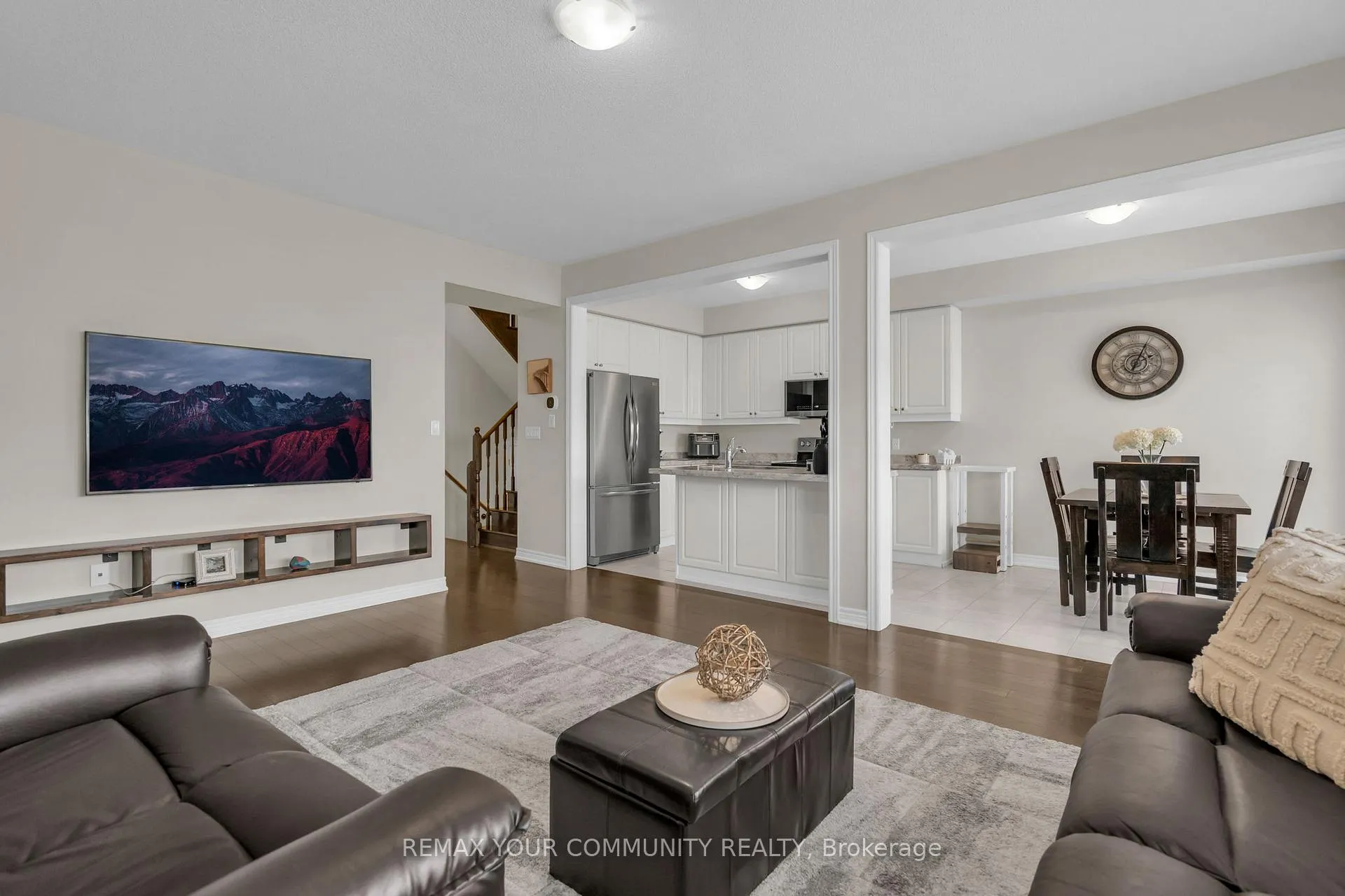 Photo 8 of 1487 McRoberts Crescent, Innisfil, Rural Innisfil — HOMEH