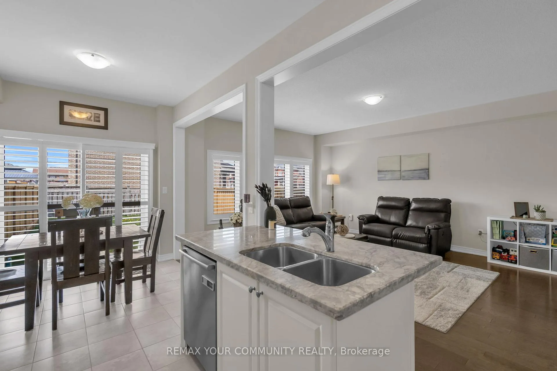 Photo 10 of 1487 McRoberts Crescent, Innisfil, Rural Innisfil — HOMEH