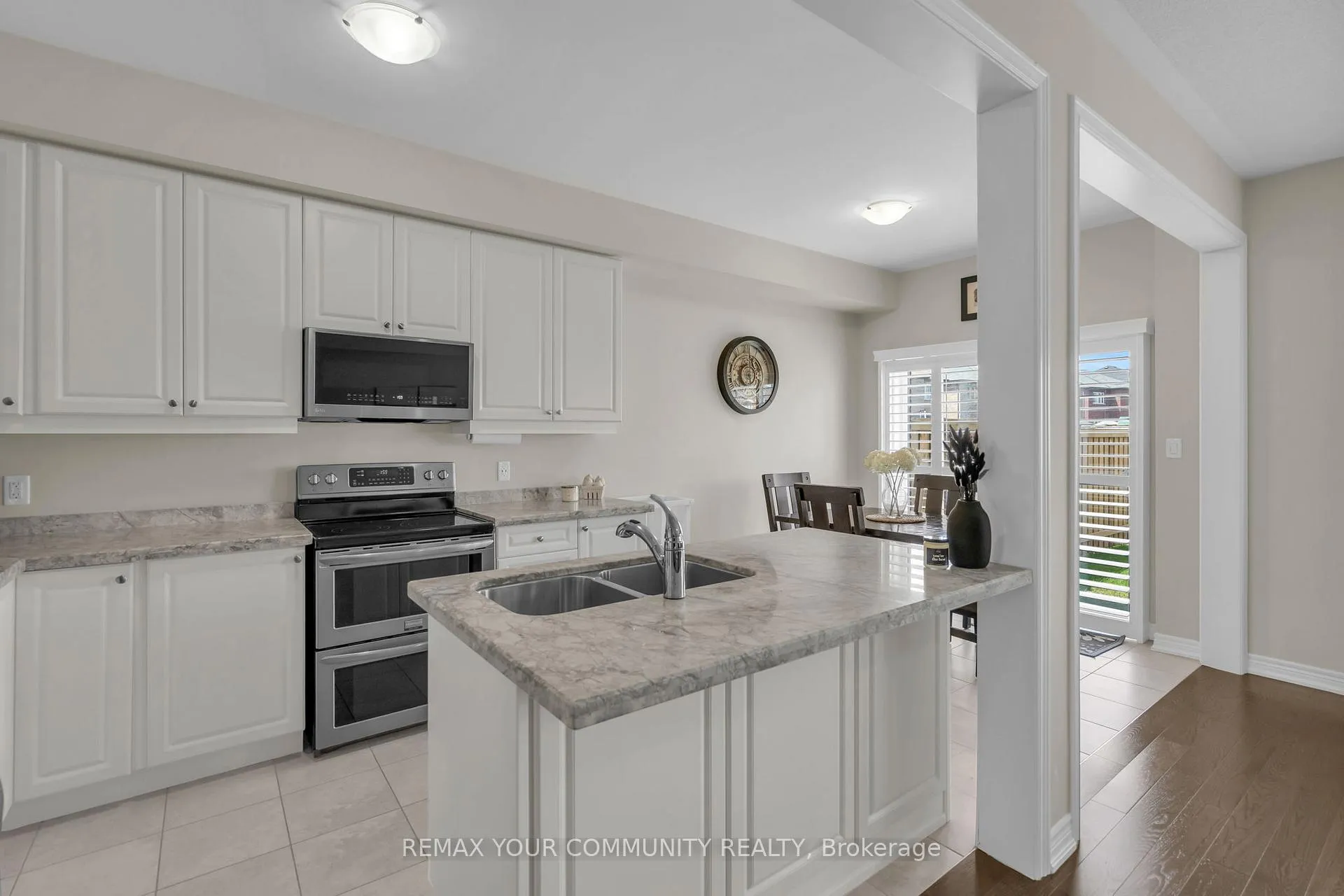 Photo 15 of 1487 McRoberts Crescent, Innisfil, Rural Innisfil — HOMEH