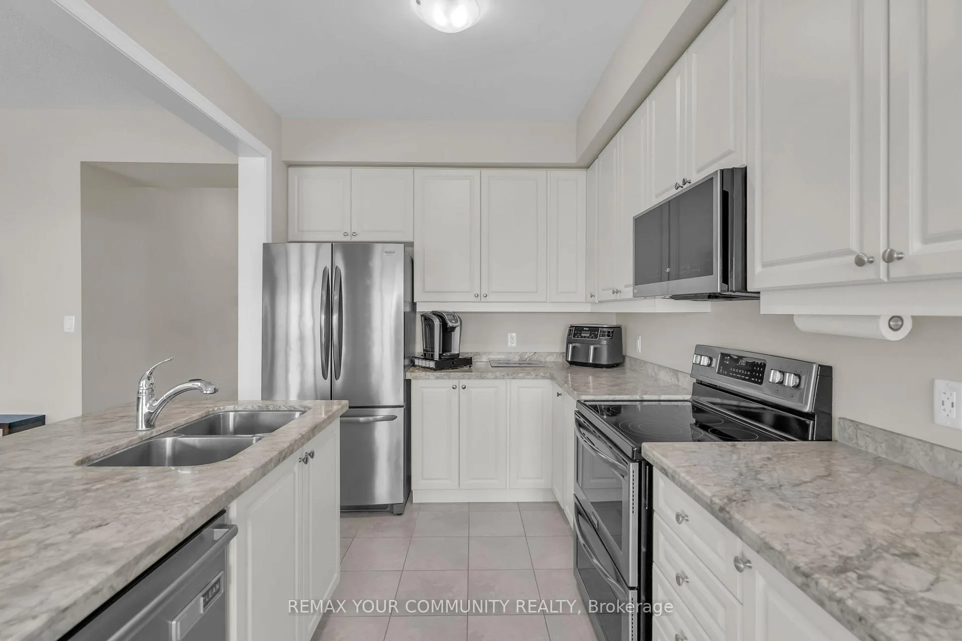 Photo 16 of 1487 McRoberts Crescent, Innisfil, Rural Innisfil — HOMEH