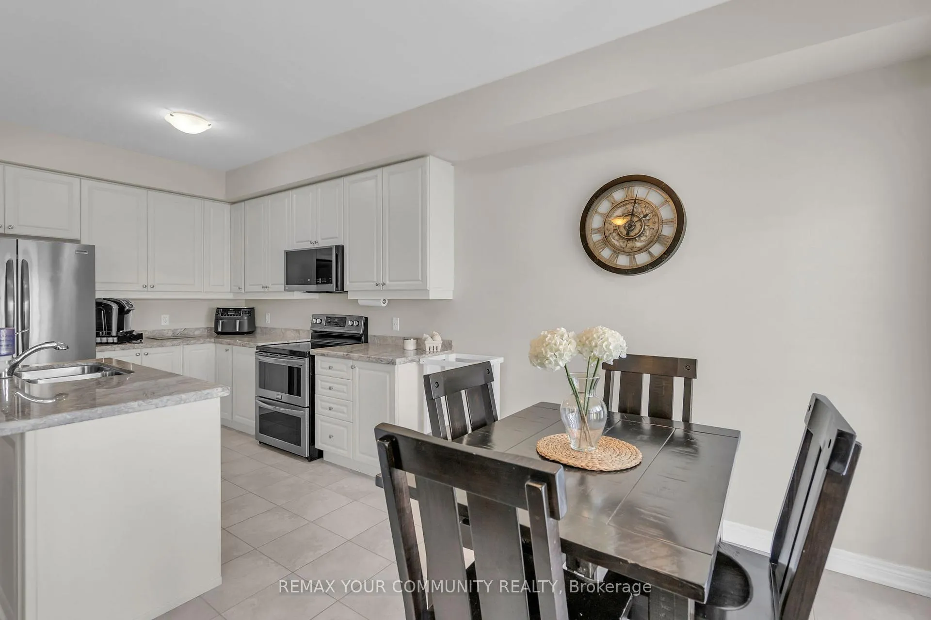 Photo 18 of 1487 McRoberts Crescent, Innisfil, Rural Innisfil — HOMEH