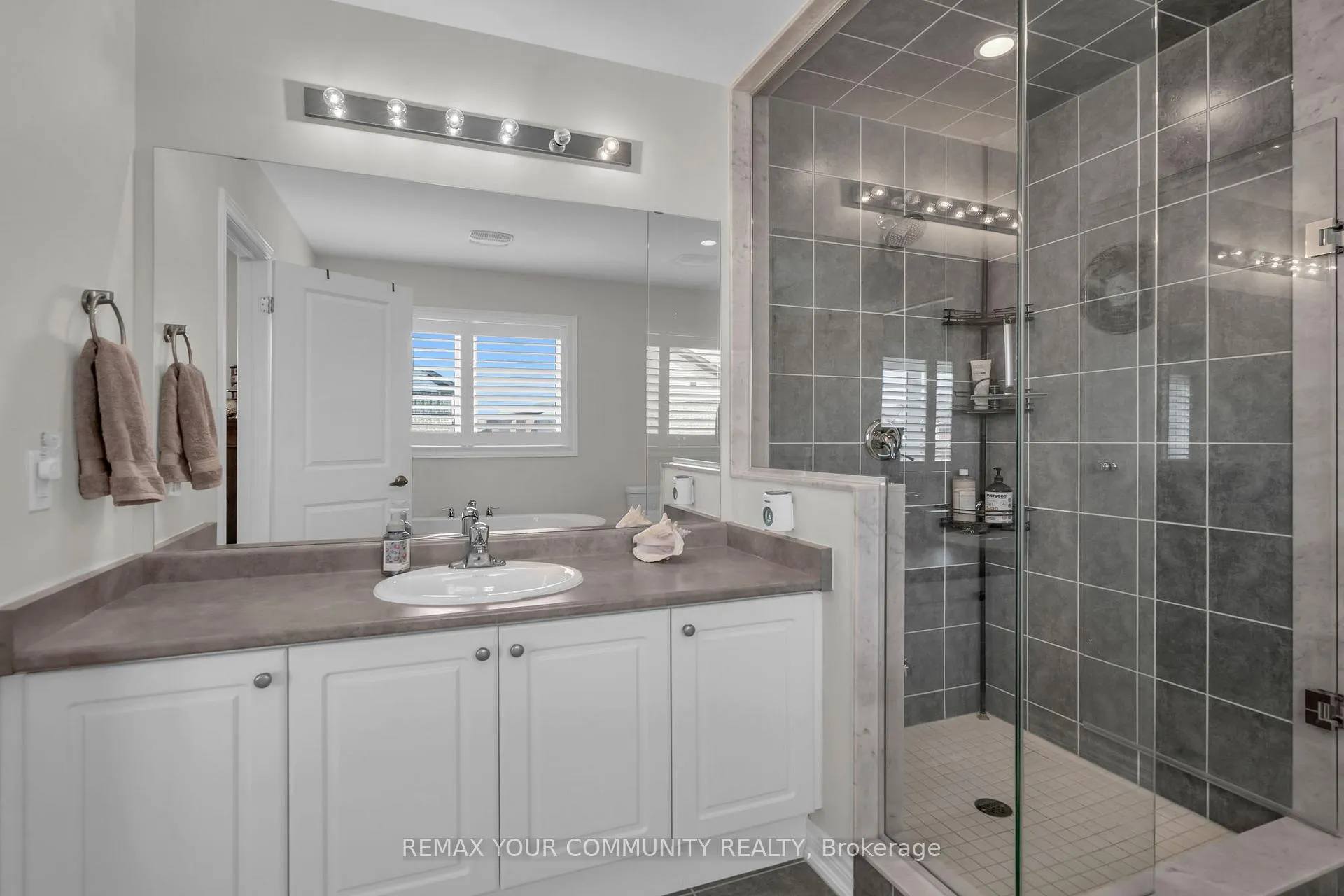 Photo 31 of 1487 McRoberts Crescent, Innisfil, Rural Innisfil — HOMEH