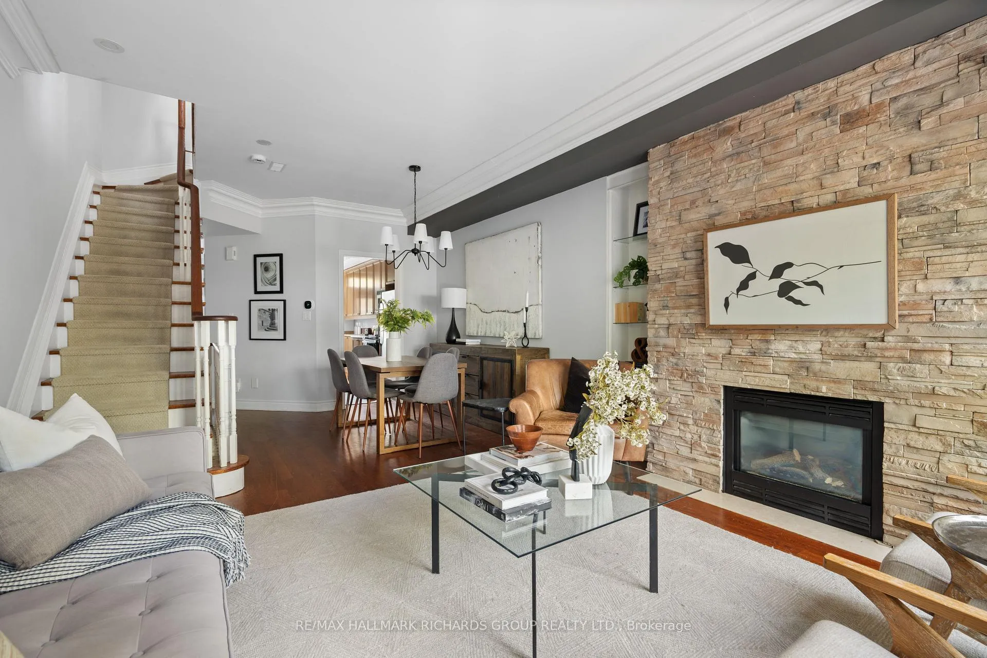 Photo 6 of 724F Kingston Road, Toronto, East End-Danforth — HOMEH
