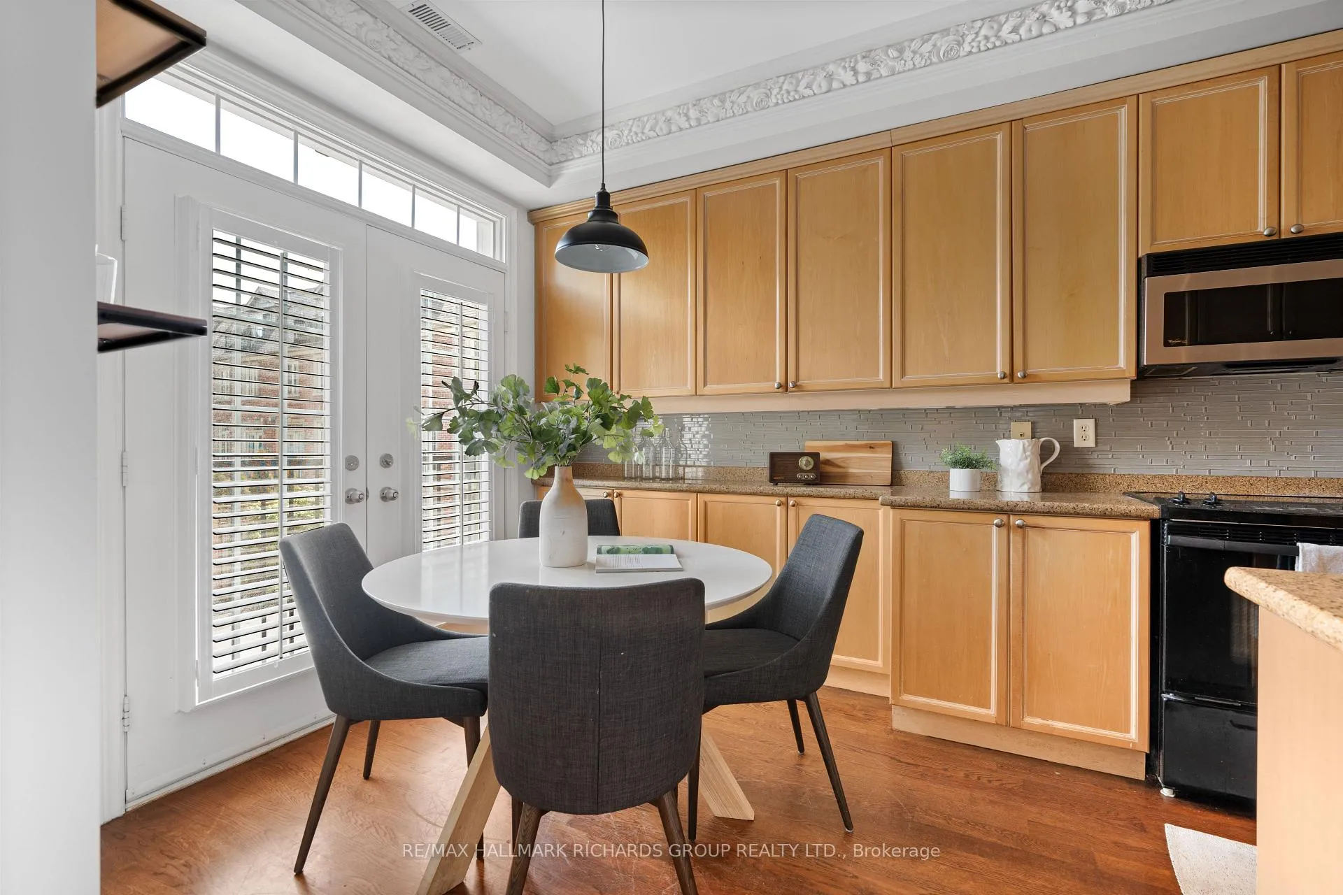 Photo 9 of 724F Kingston Road, Toronto, East End-Danforth — HOMEH
