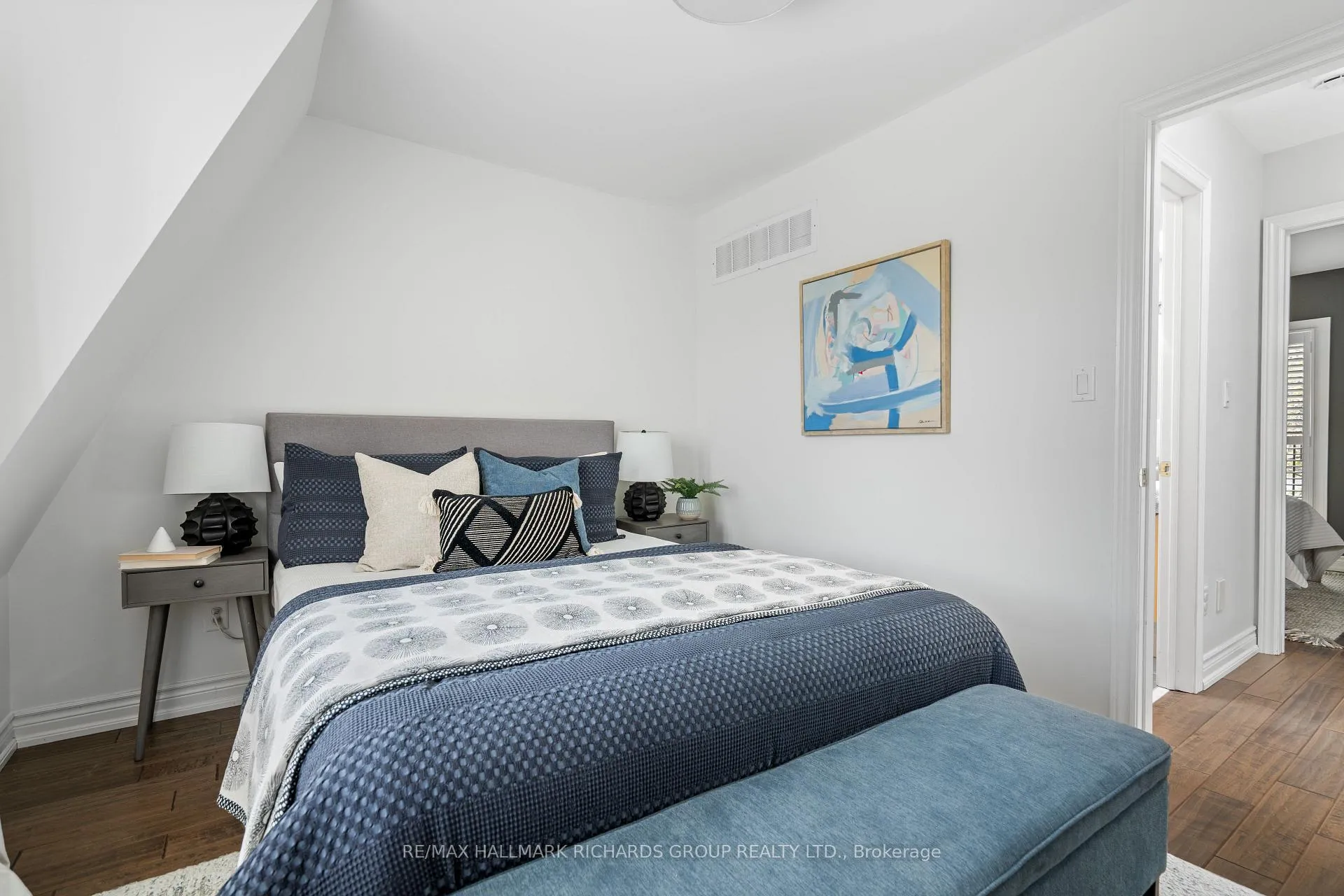 Photo 18 of 724F Kingston Road, Toronto, East End-Danforth — HOMEH