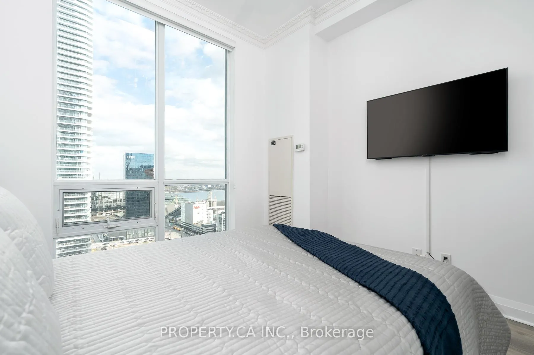 Photo 5 of Unit 2903, 12 Yonge Street, Toronto, Waterfront Communities — HOMEH
