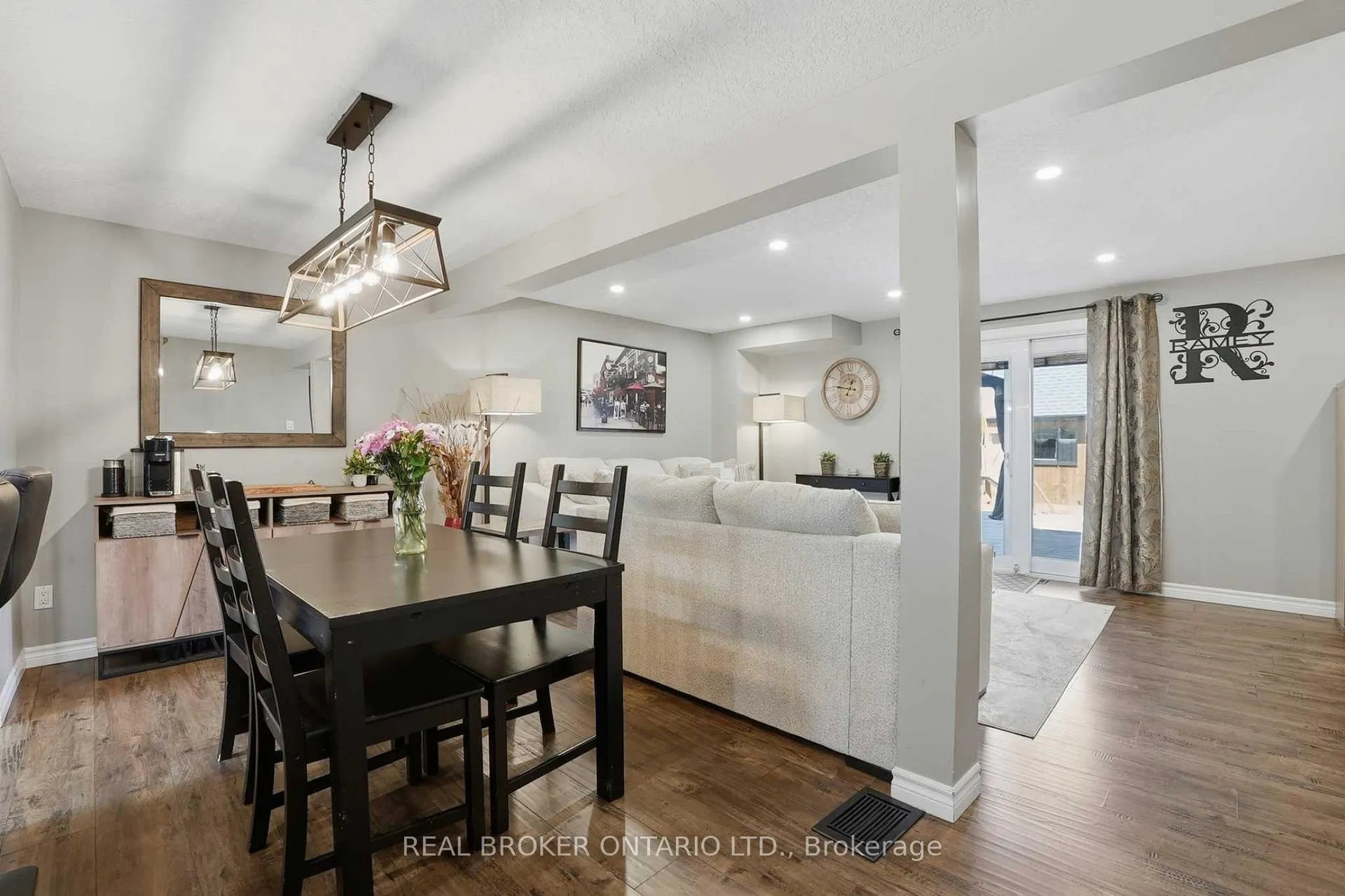 Photo 8 of 102 Ironstone Drive, Cambridge — HOMEH