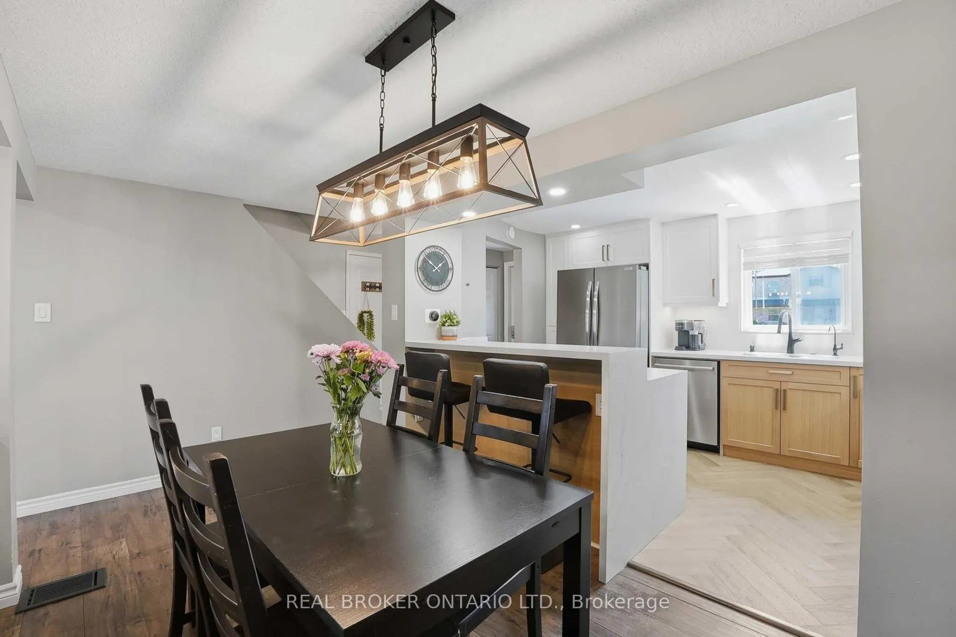Photo 10 of 102 Ironstone Drive, Cambridge — HOMEH