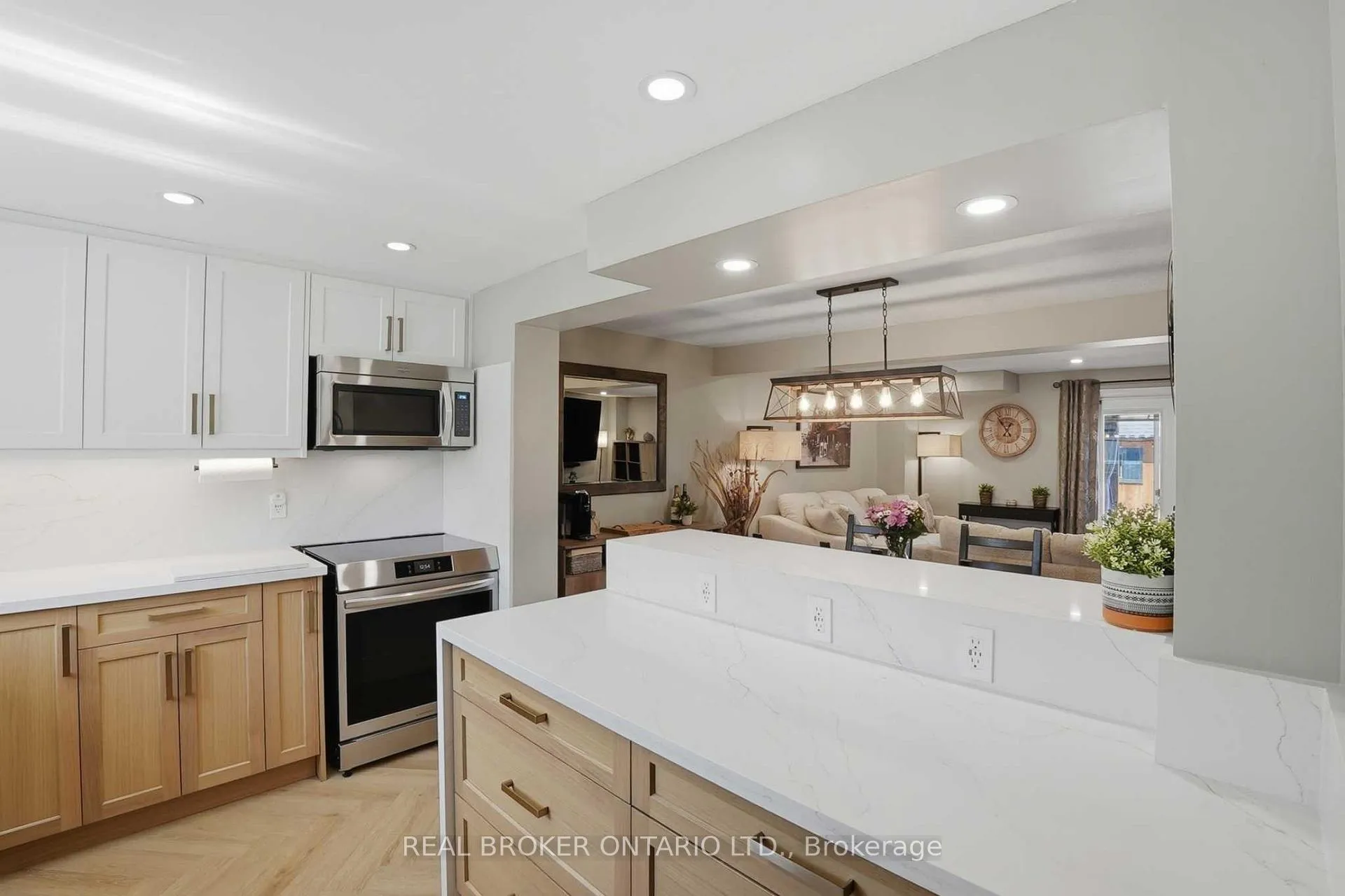 Photo 13 of 102 Ironstone Drive, Cambridge — HOMEH