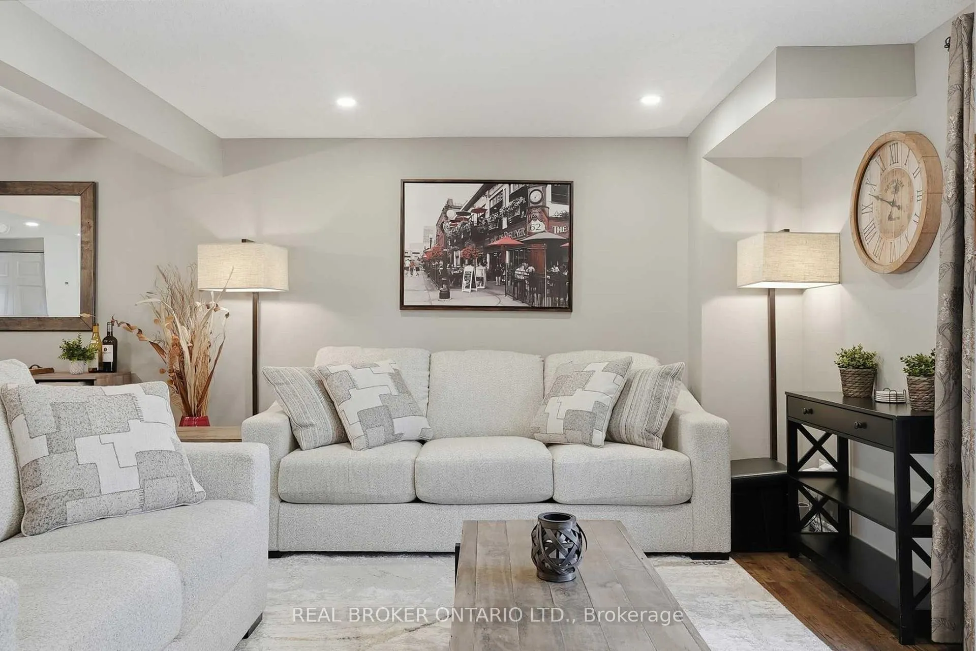 Photo 14 of 102 Ironstone Drive, Cambridge — HOMEH