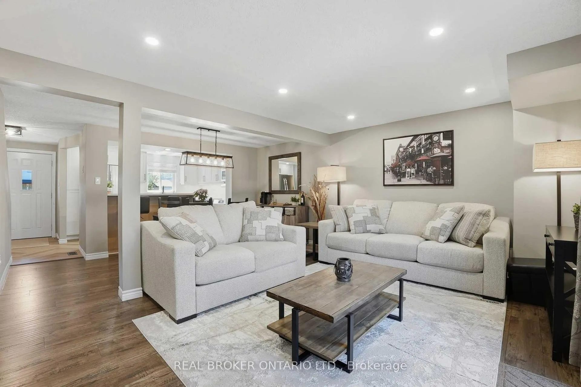 Photo 15 of 102 Ironstone Drive, Cambridge — HOMEH
