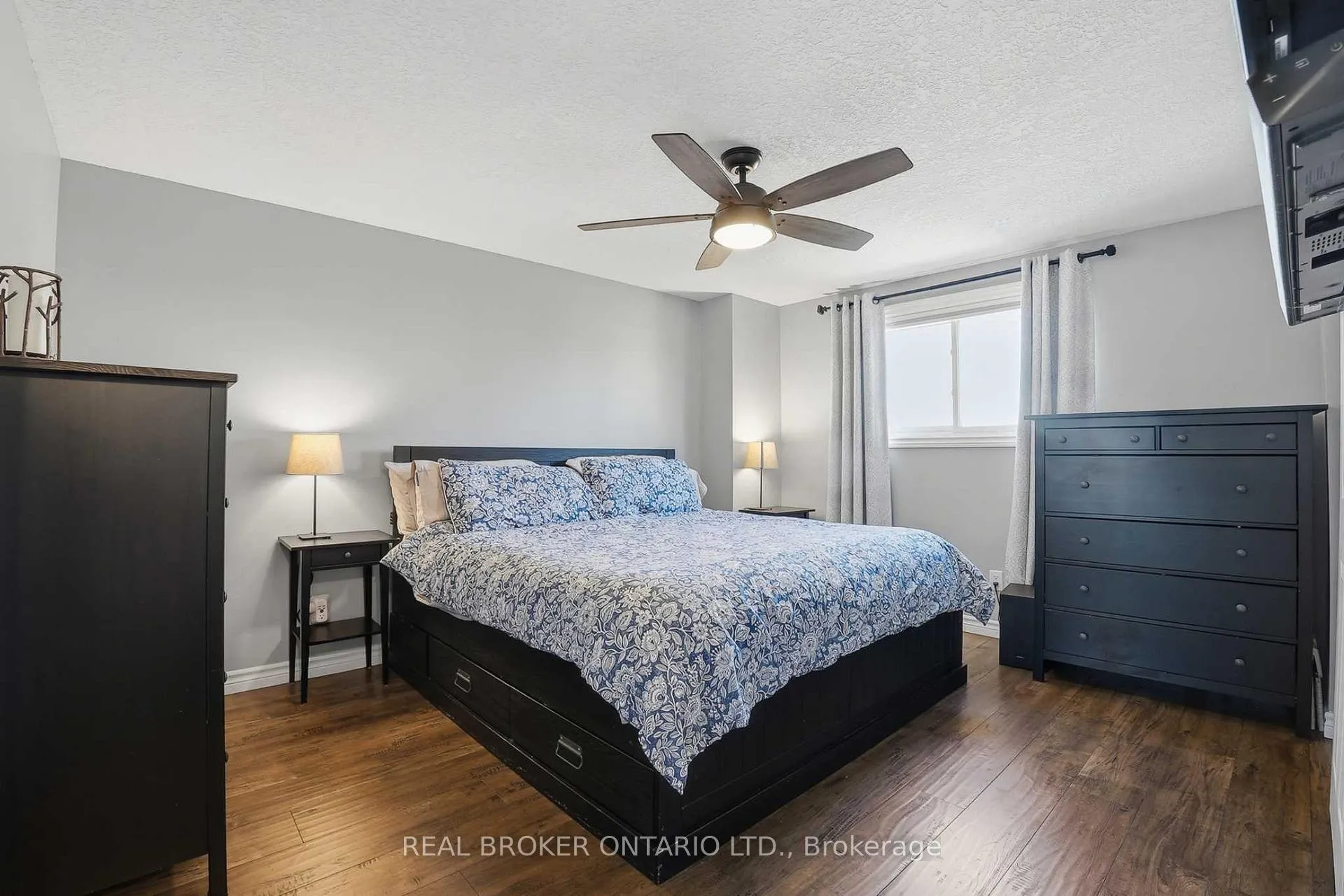 Photo 18 of 102 Ironstone Drive, Cambridge — HOMEH
