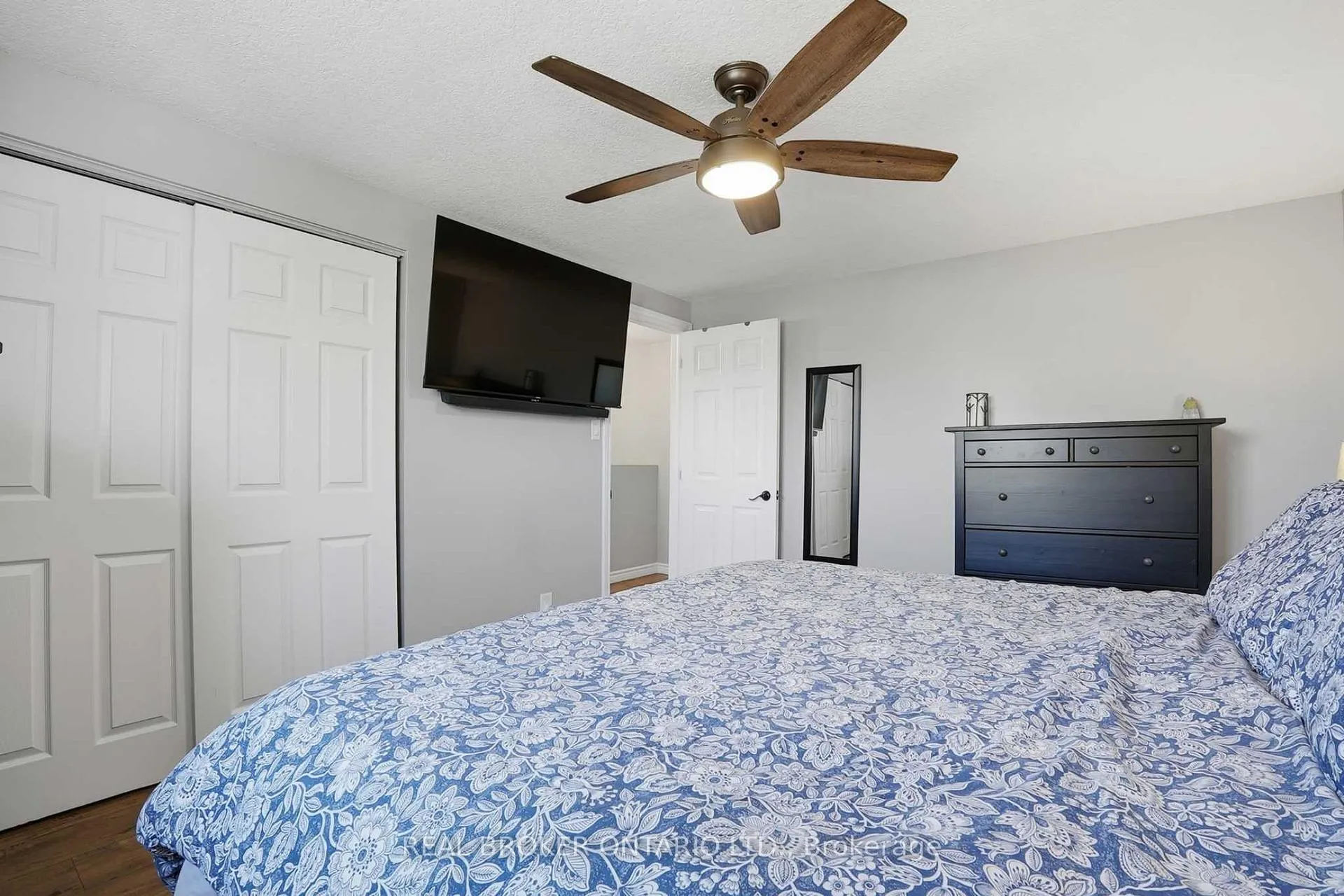 Photo 20 of 102 Ironstone Drive, Cambridge — HOMEH