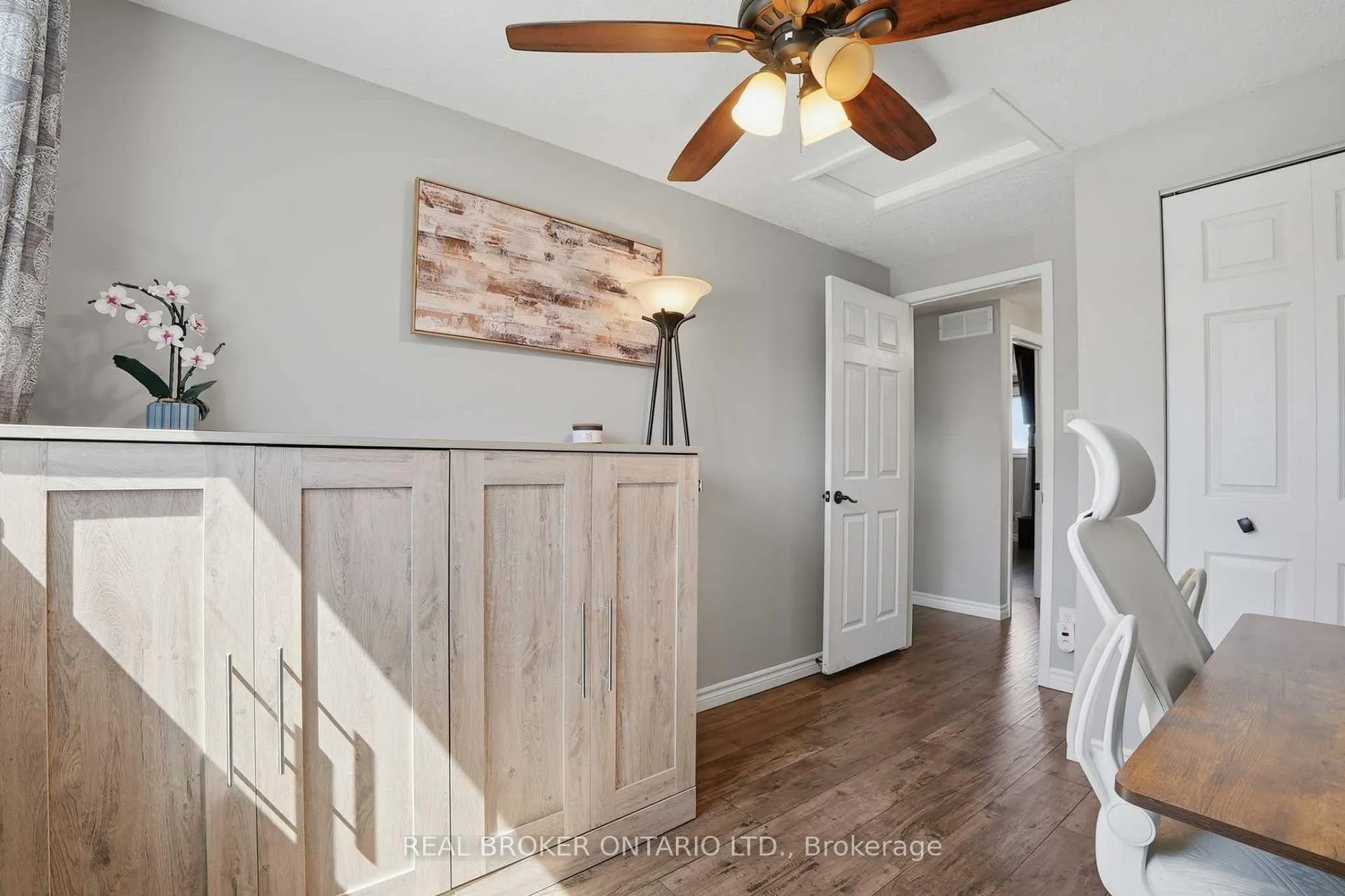 Photo 25 of 102 Ironstone Drive, Cambridge — HOMEH