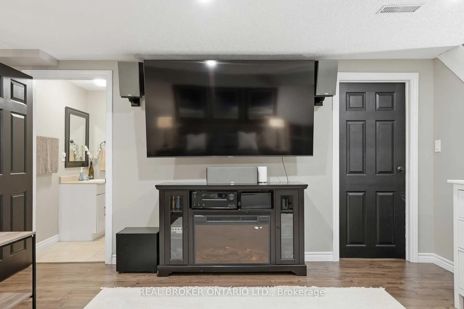 Photo 28 of 102 Ironstone Drive, Cambridge — HOMEH