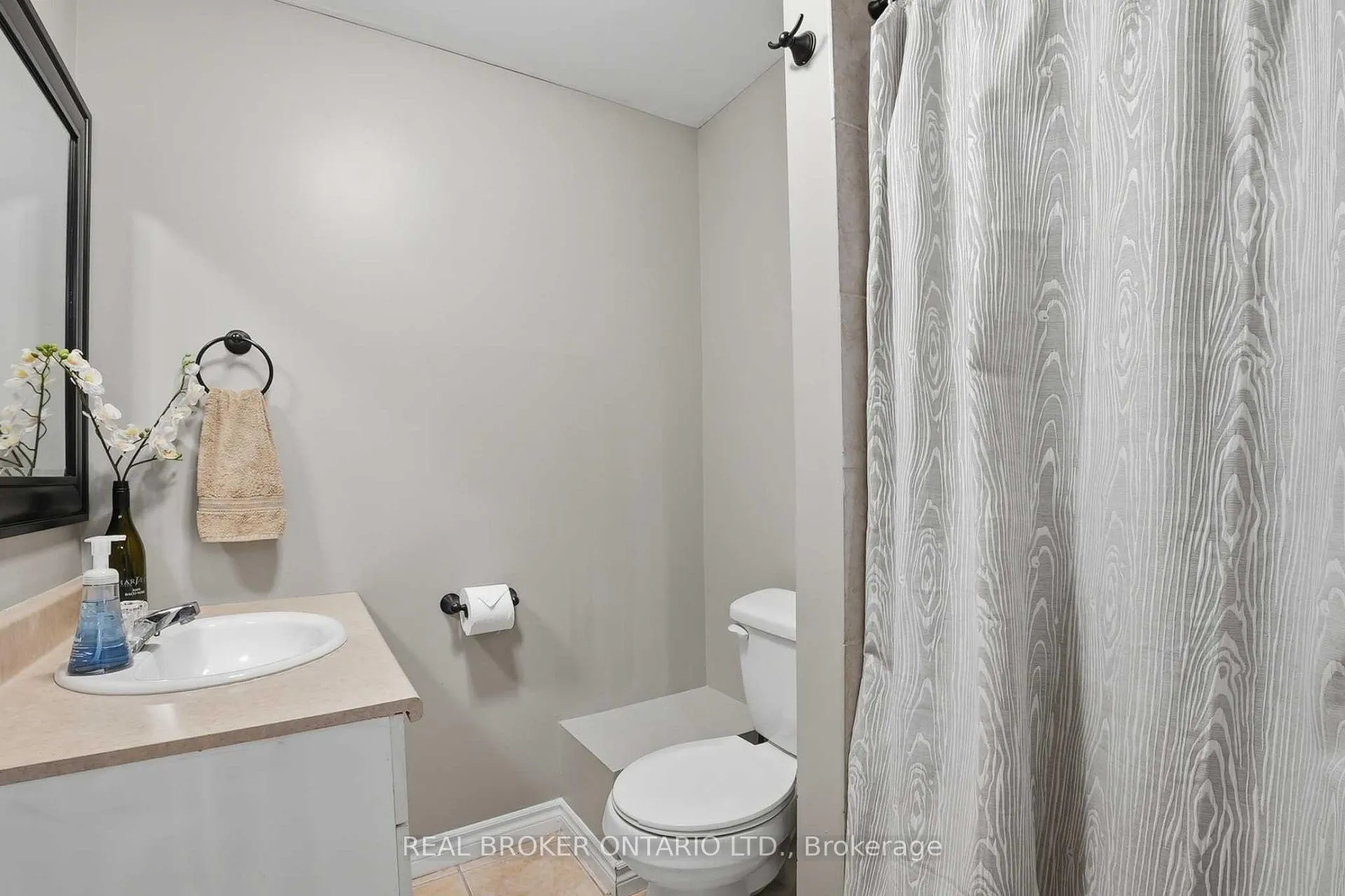 Photo 30 of 102 Ironstone Drive, Cambridge — HOMEH