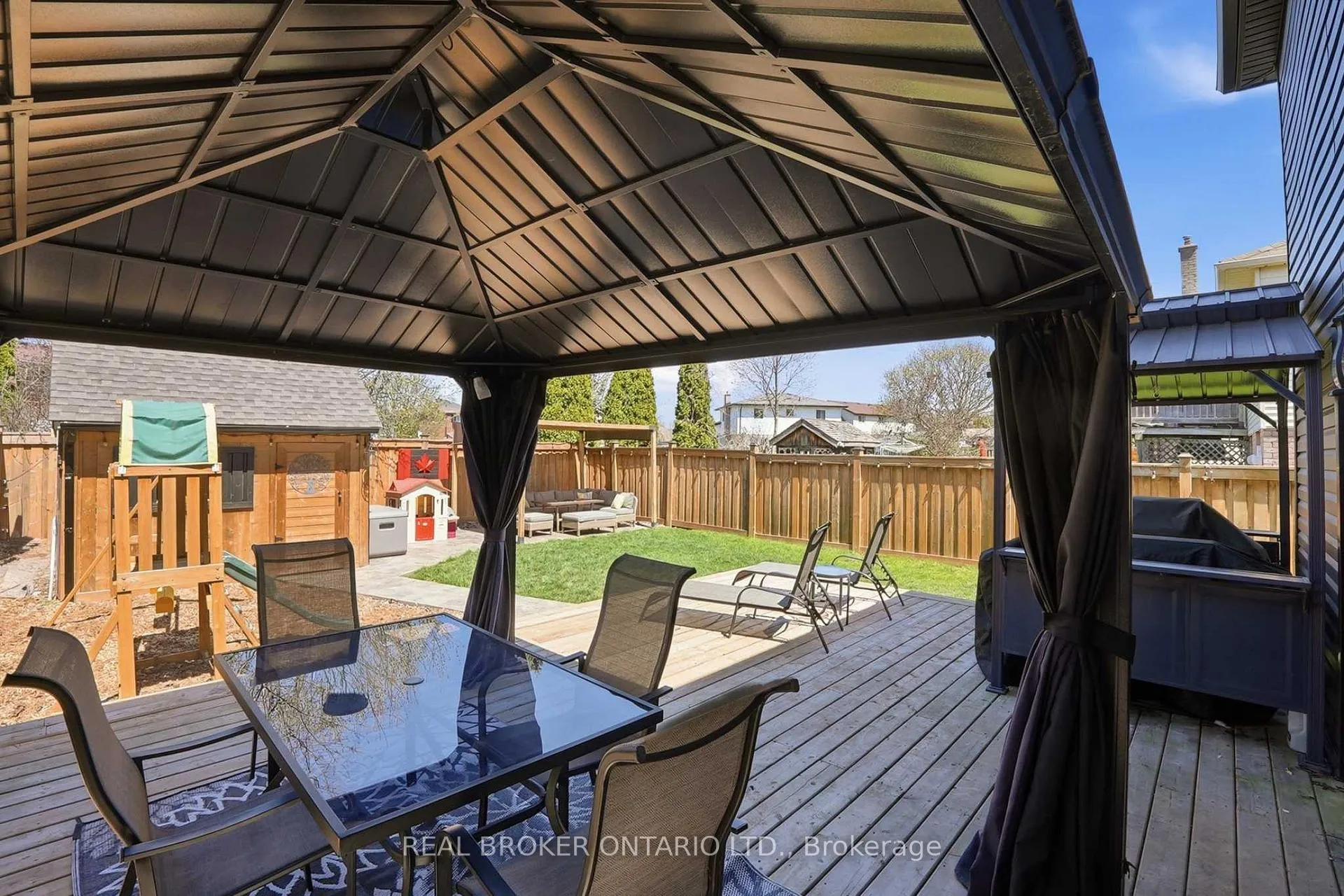Photo 32 of 102 Ironstone Drive, Cambridge — HOMEH