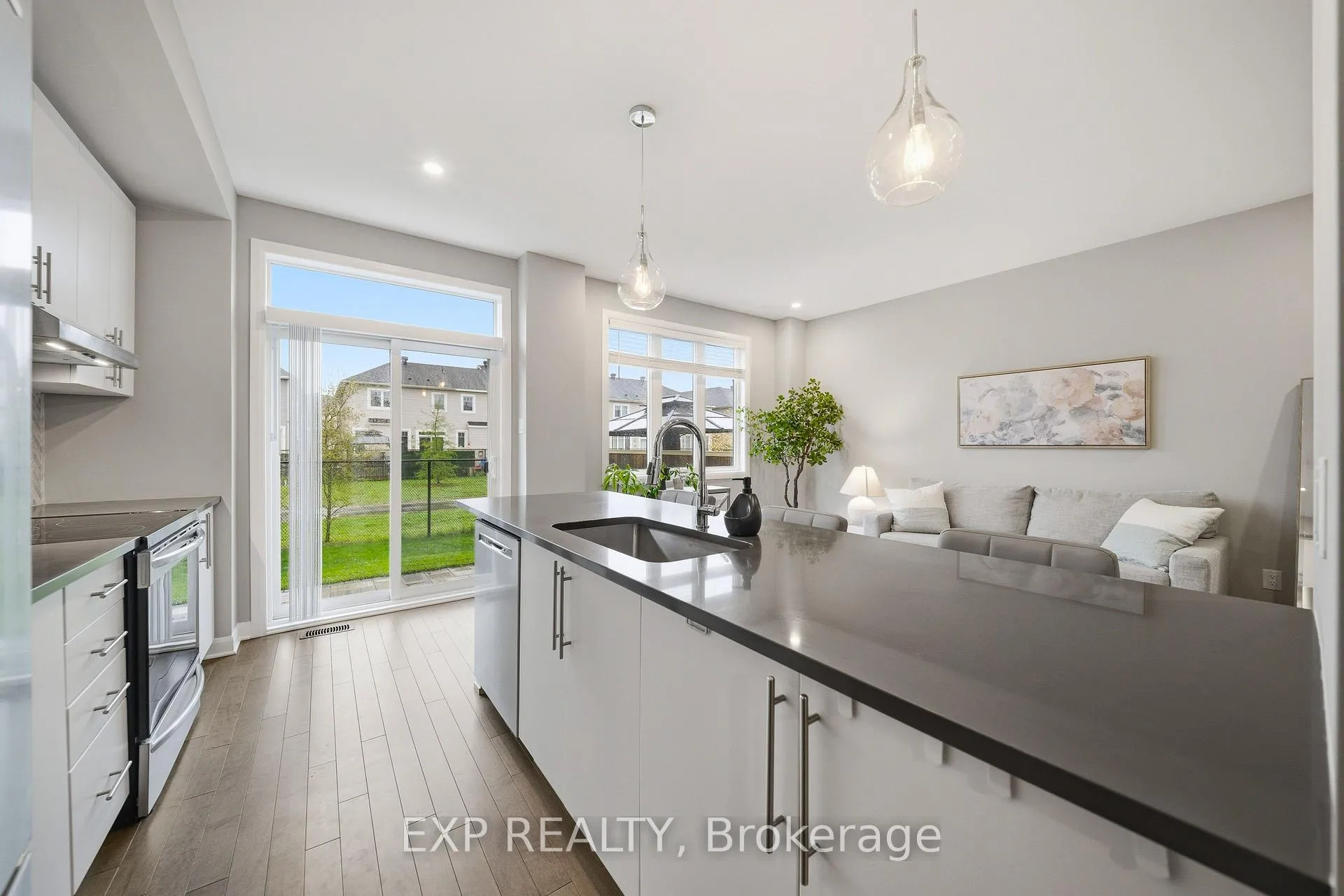 Photo 13 of 66 Gardenpost Terrace, Ottawa, Avalon West — HOMEH