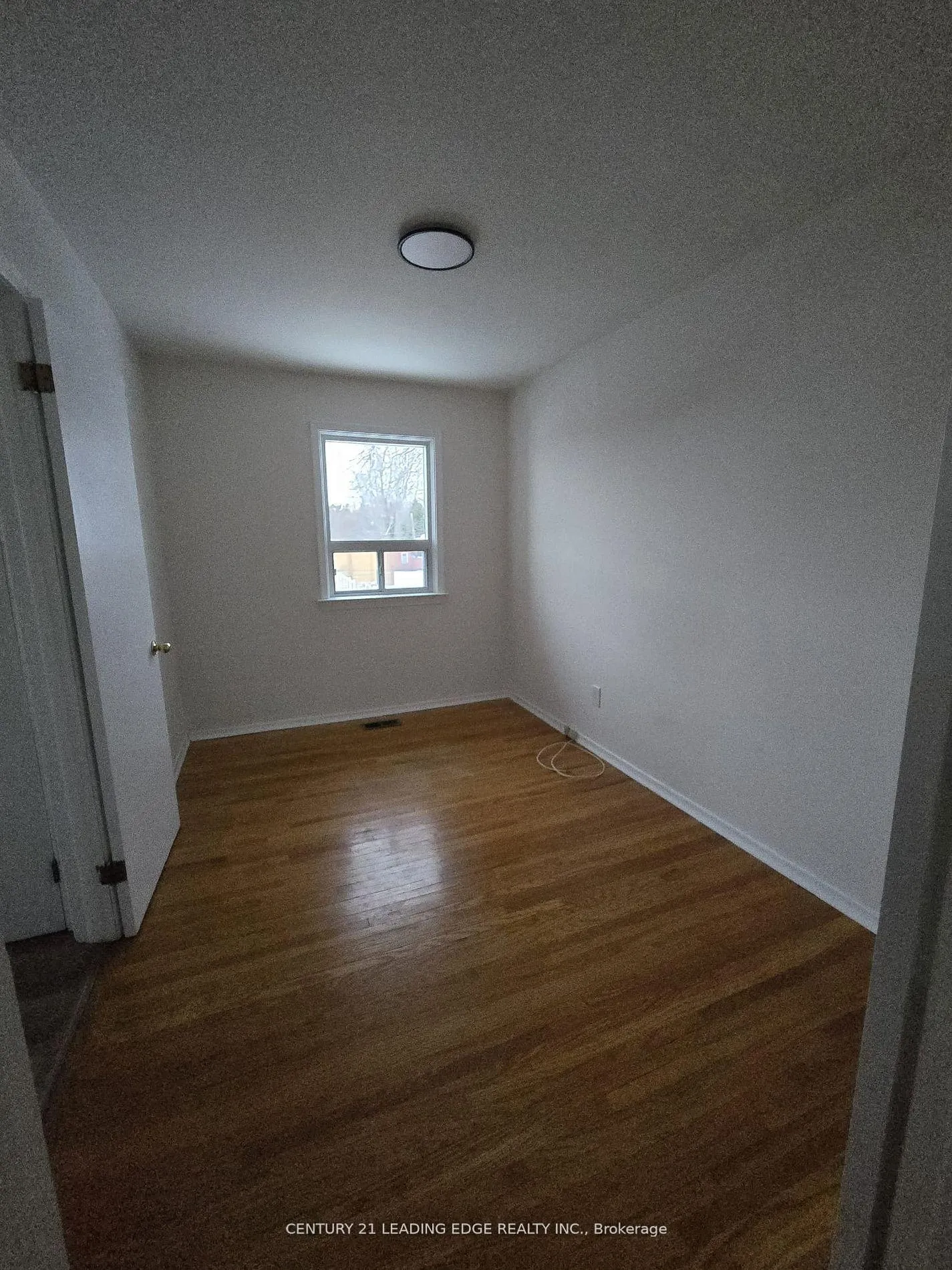 Photo 5 of Unit MAIN, 65 Moore Street, Brampton, Brampton West — HOMEH