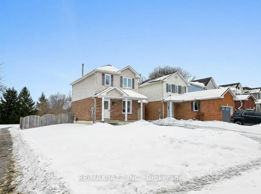 Photo 2 of 102 Penfound Drive, Clarington, Bowmanville — HOMEH