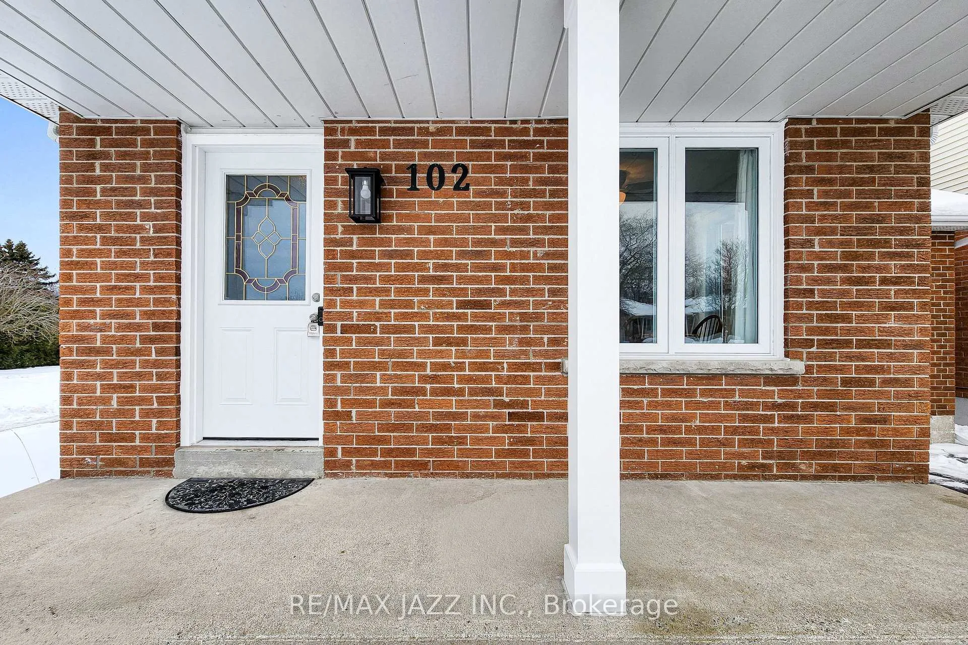 Photo 4 of 102 Penfound Drive, Clarington, Bowmanville — HOMEH