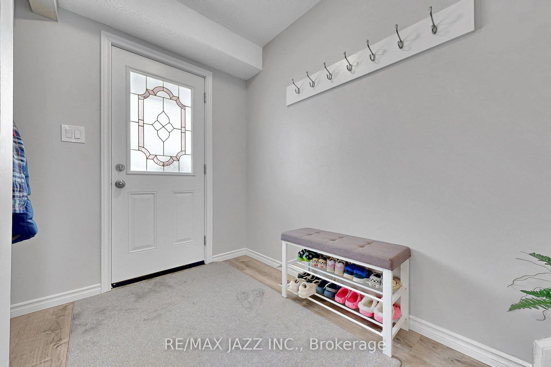 Photo 5 of 102 Penfound Drive, Clarington, Bowmanville — HOMEH