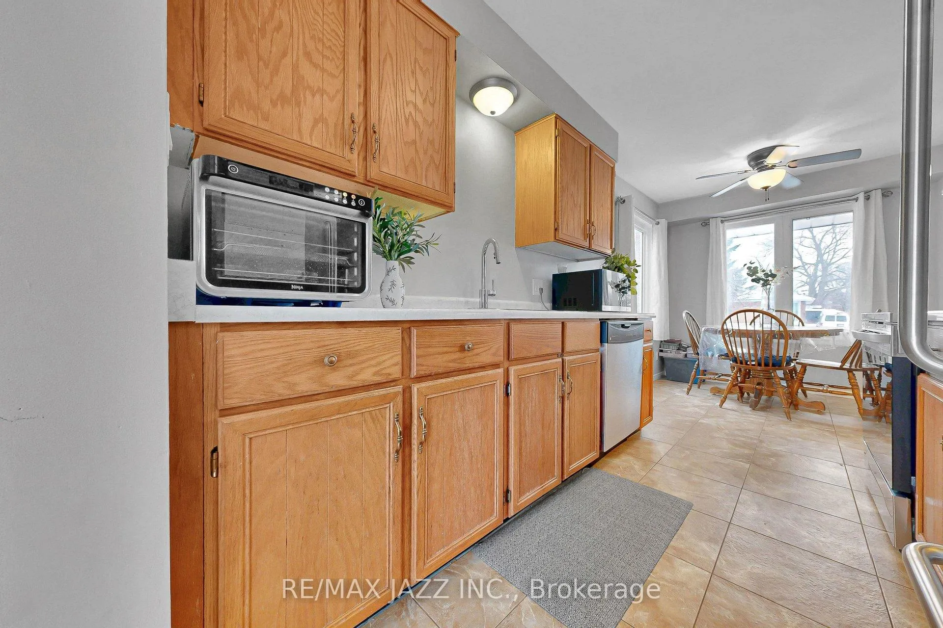 Photo 13 of 102 Penfound Drive, Clarington, Bowmanville — HOMEH