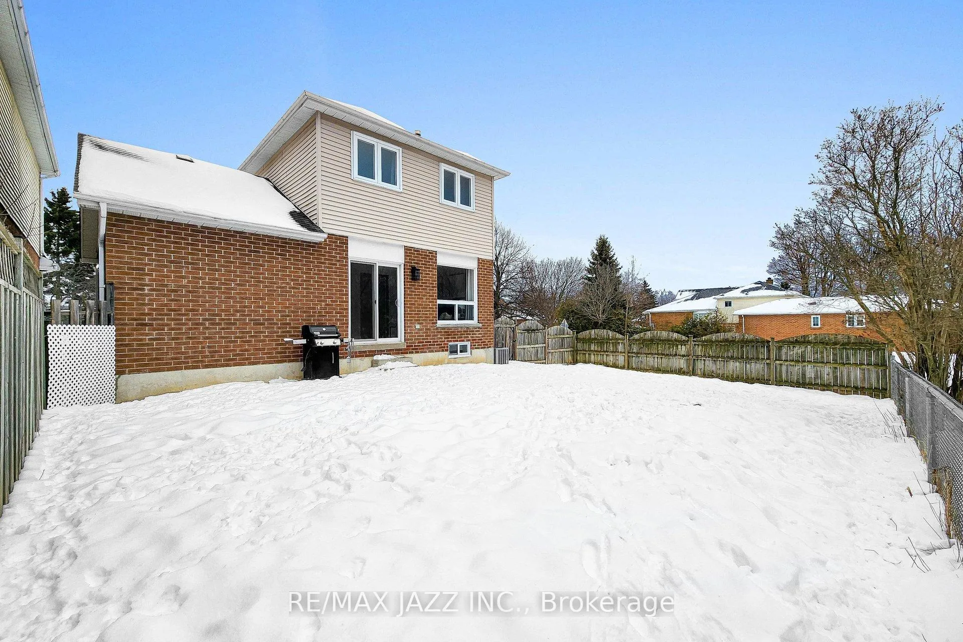 Photo 36 of 102 Penfound Drive, Clarington, Bowmanville — HOMEH